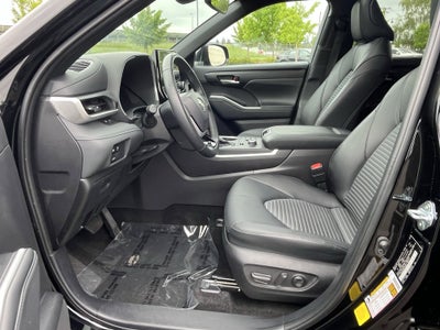 2025 Toyota Highlander LE