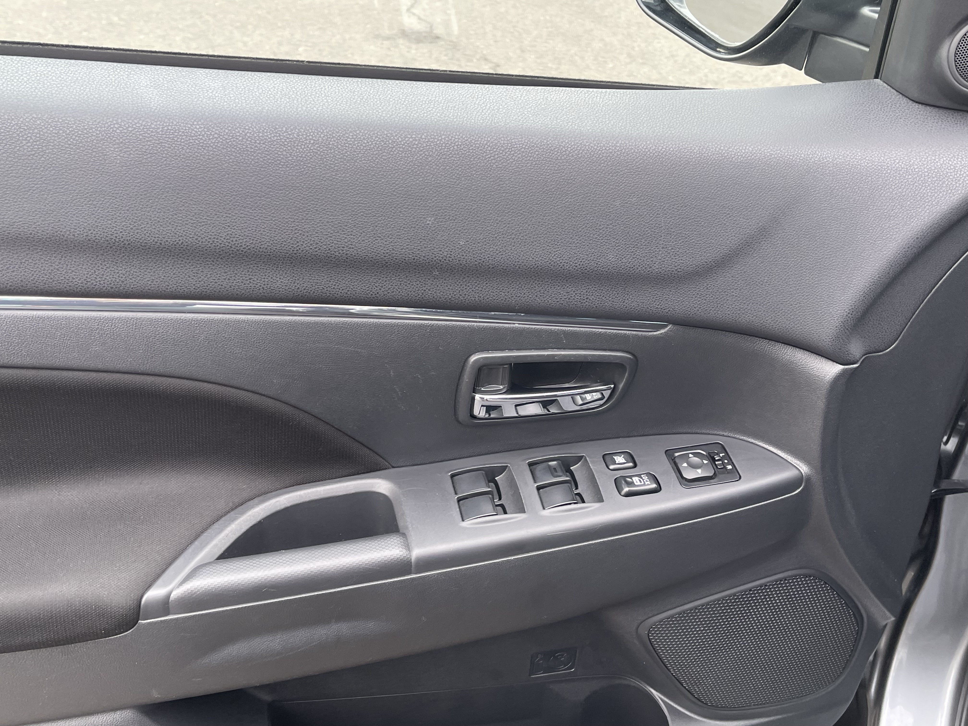 2025 Mitsubishi Outlander Sport S