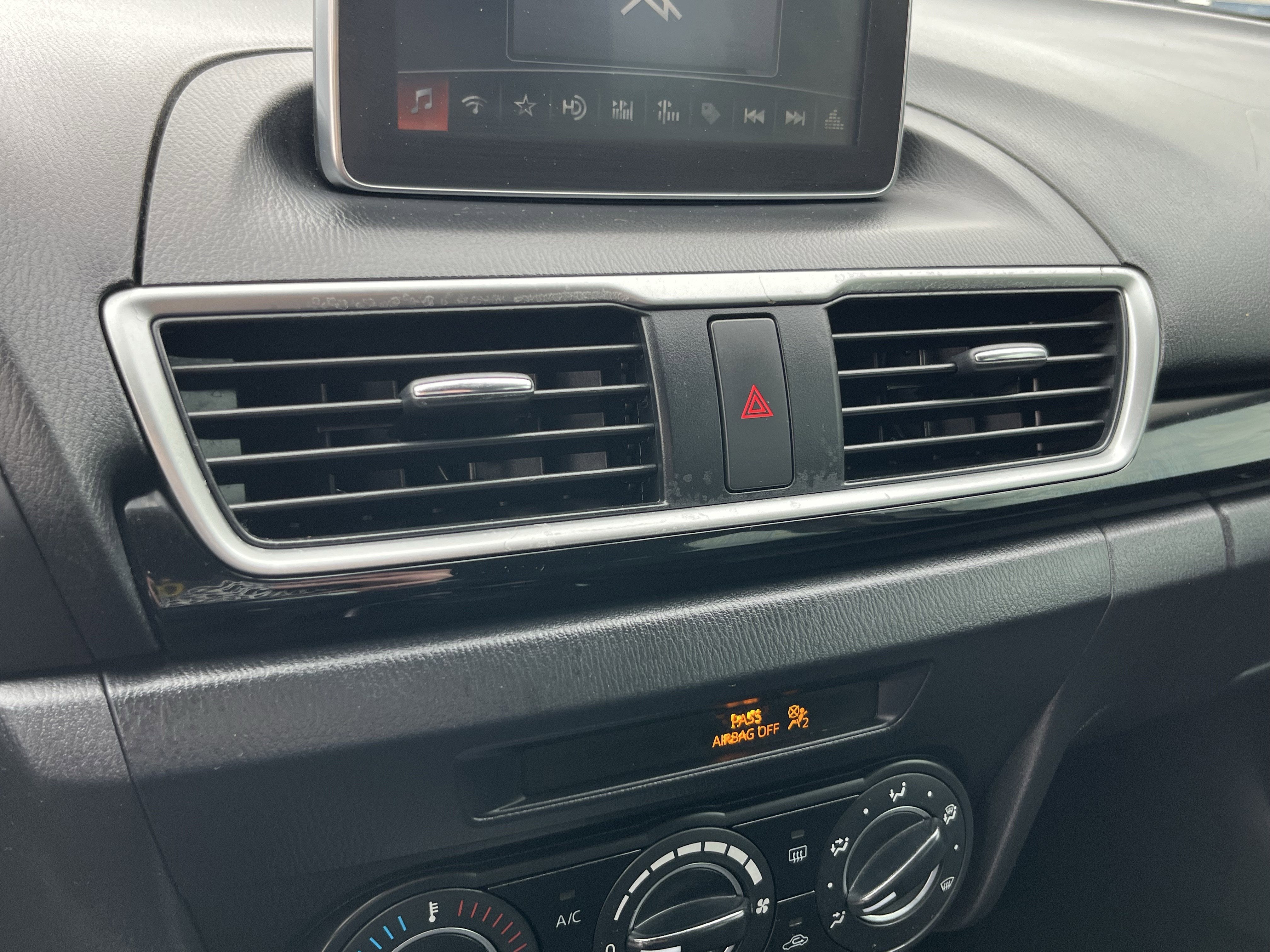 2015 Mazda Mazda3 i Touring