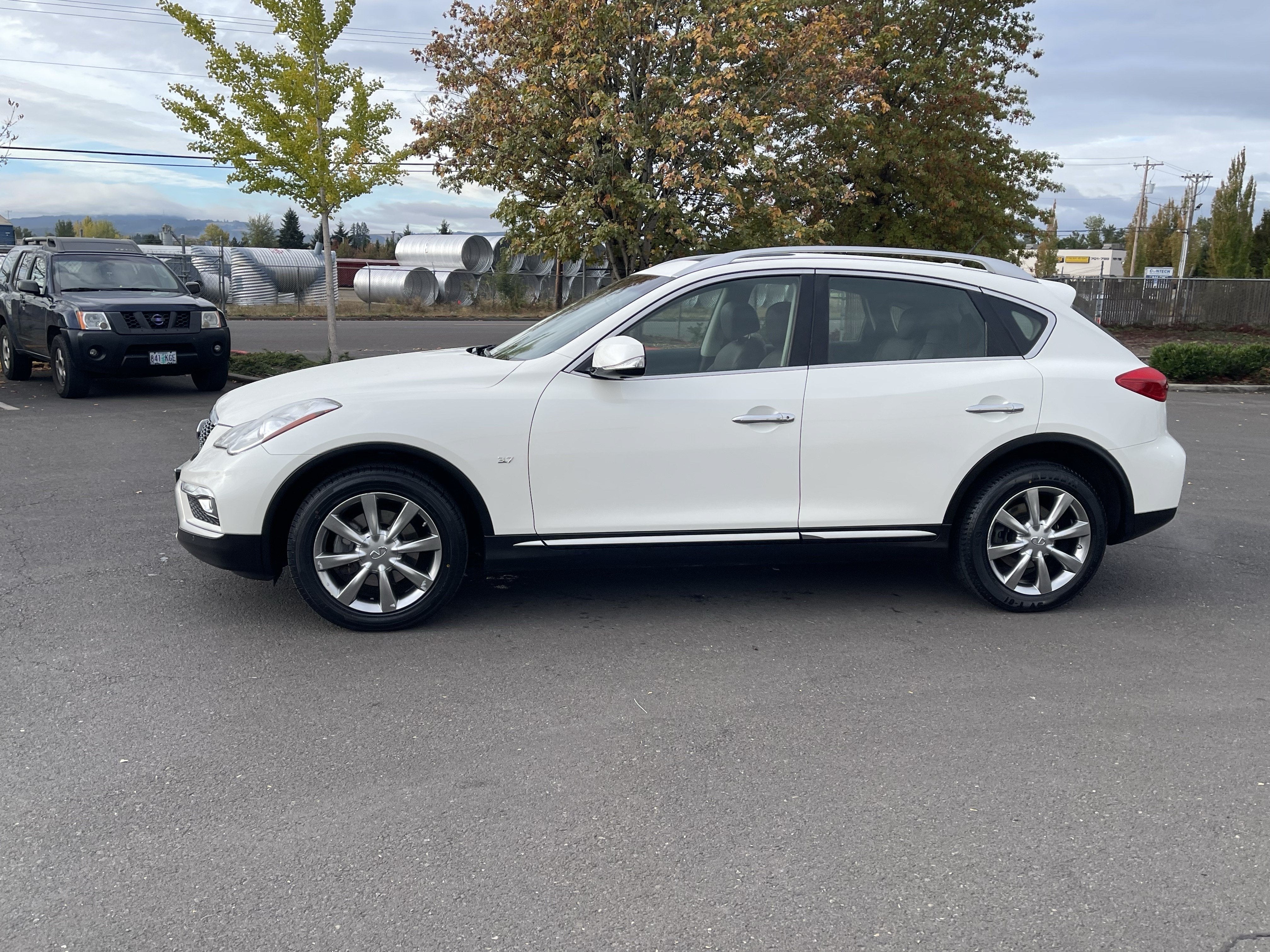 2017 INFINITI QX50 Base