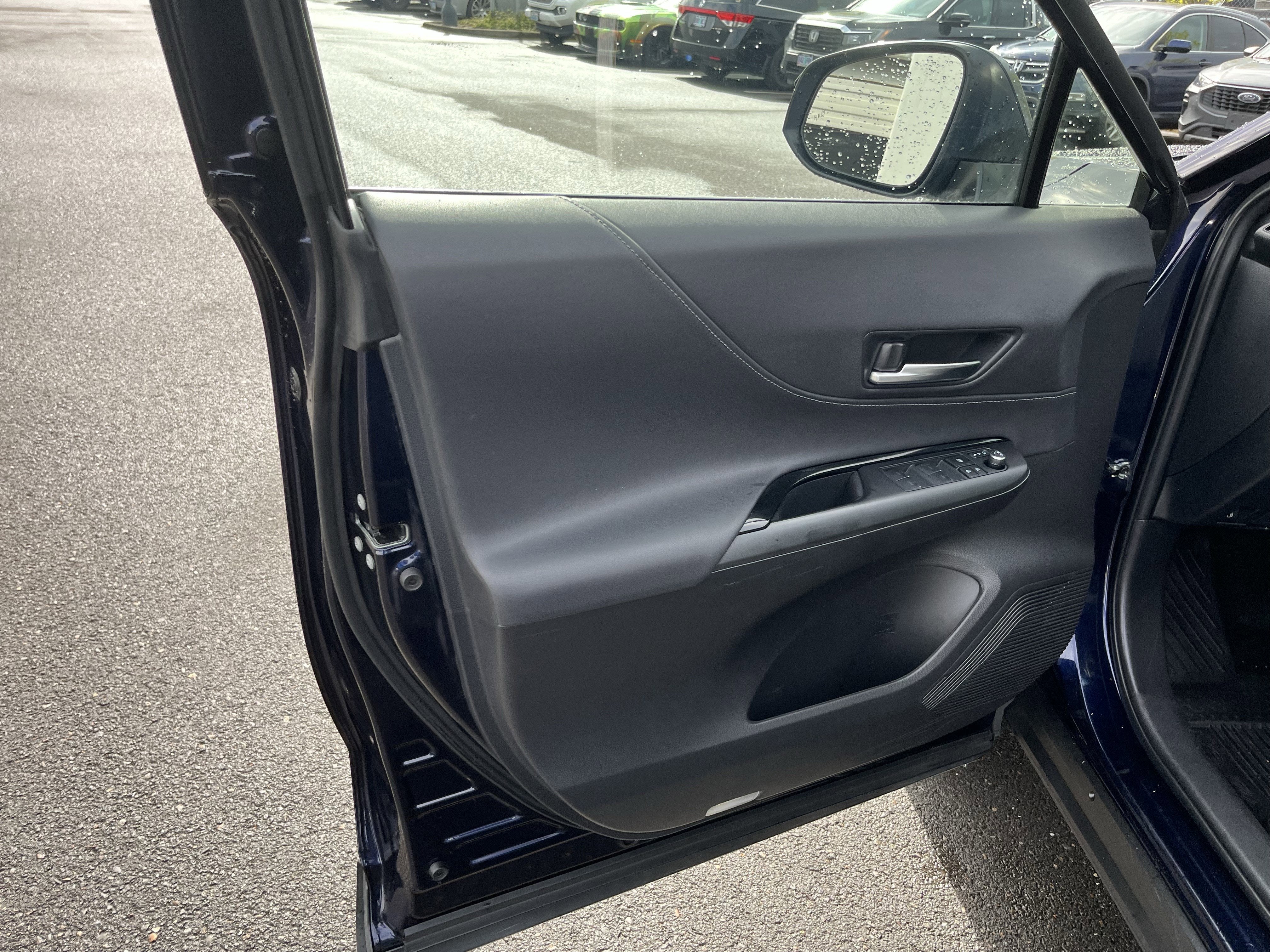 2024 Toyota Venza LE