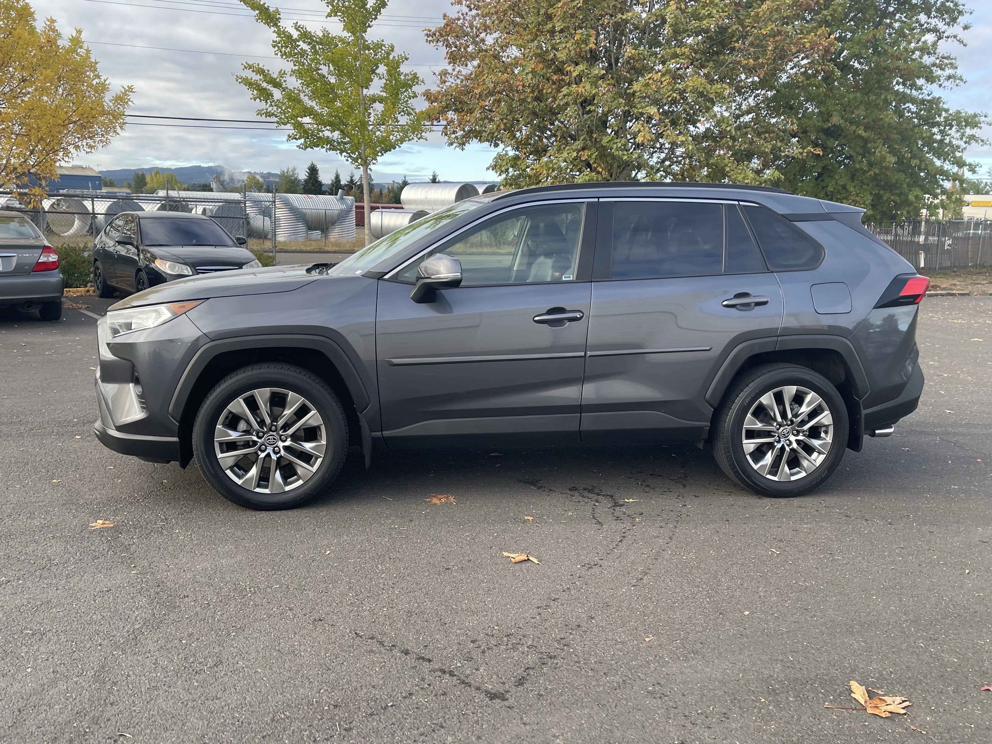 2020 Toyota RAV4 XLE Premium