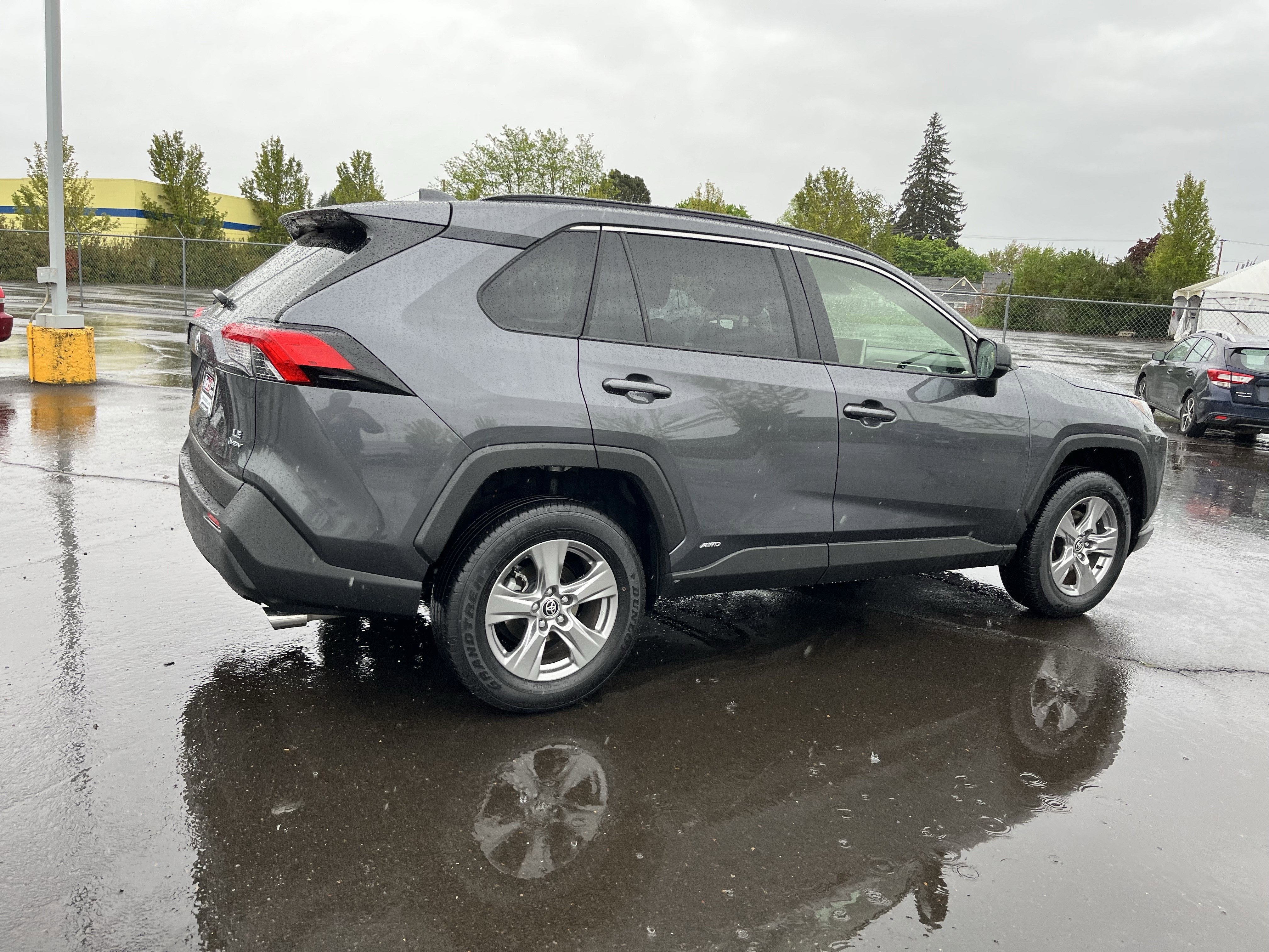 2025 Toyota RAV4 Hybrid LE