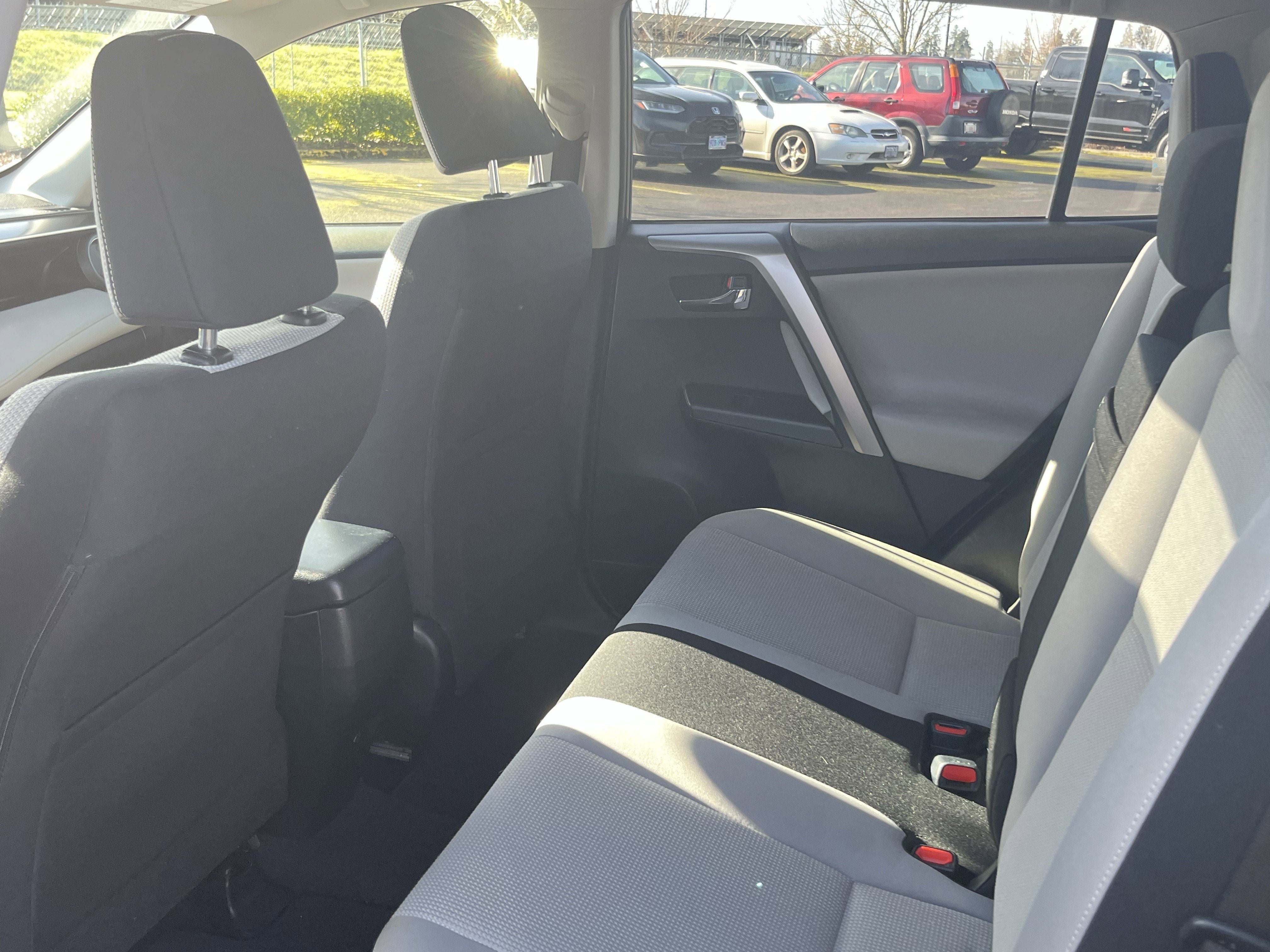 2016 Toyota RAV4 Hybrid XLE