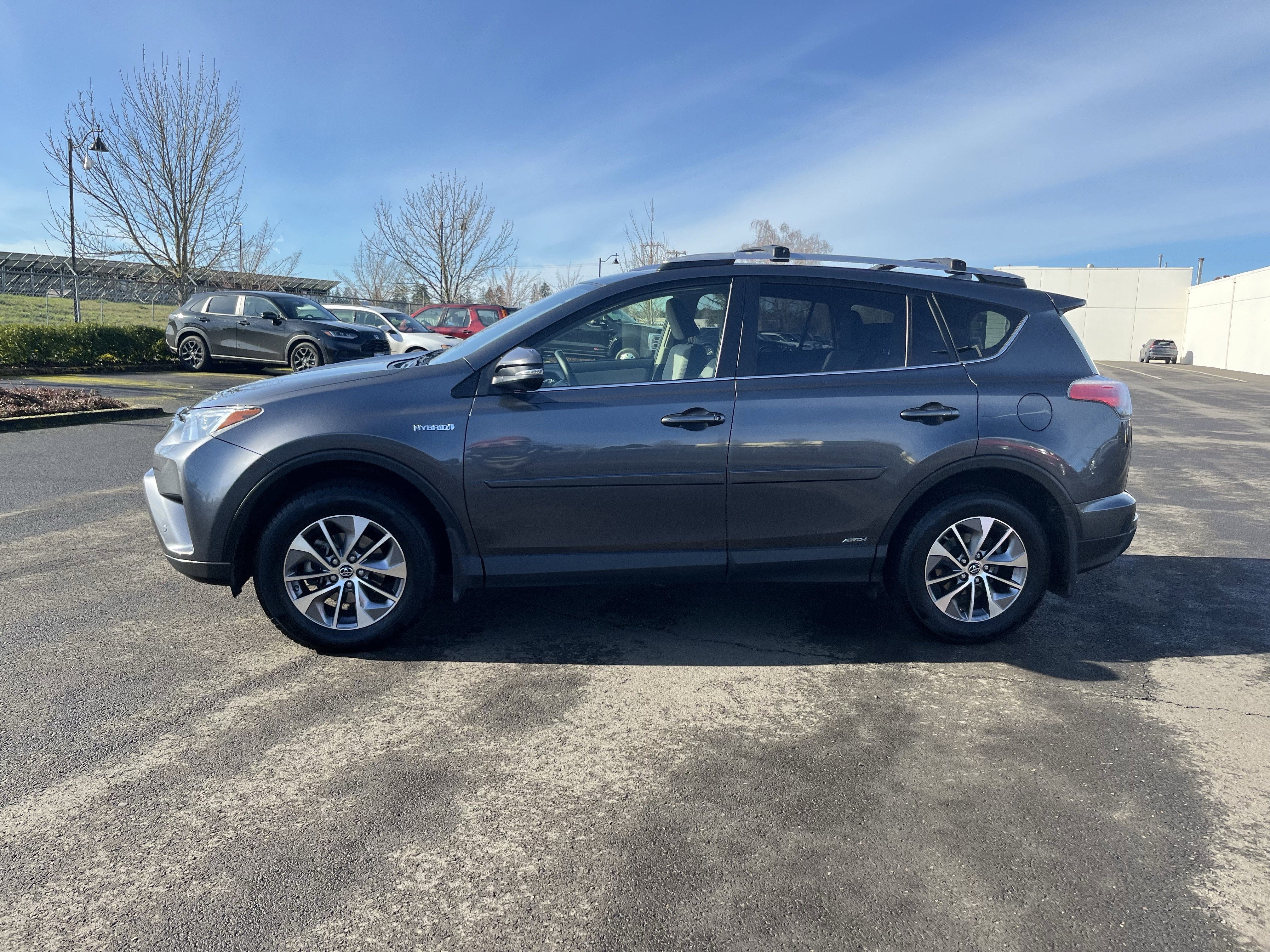 2016 Toyota RAV4 Hybrid XLE