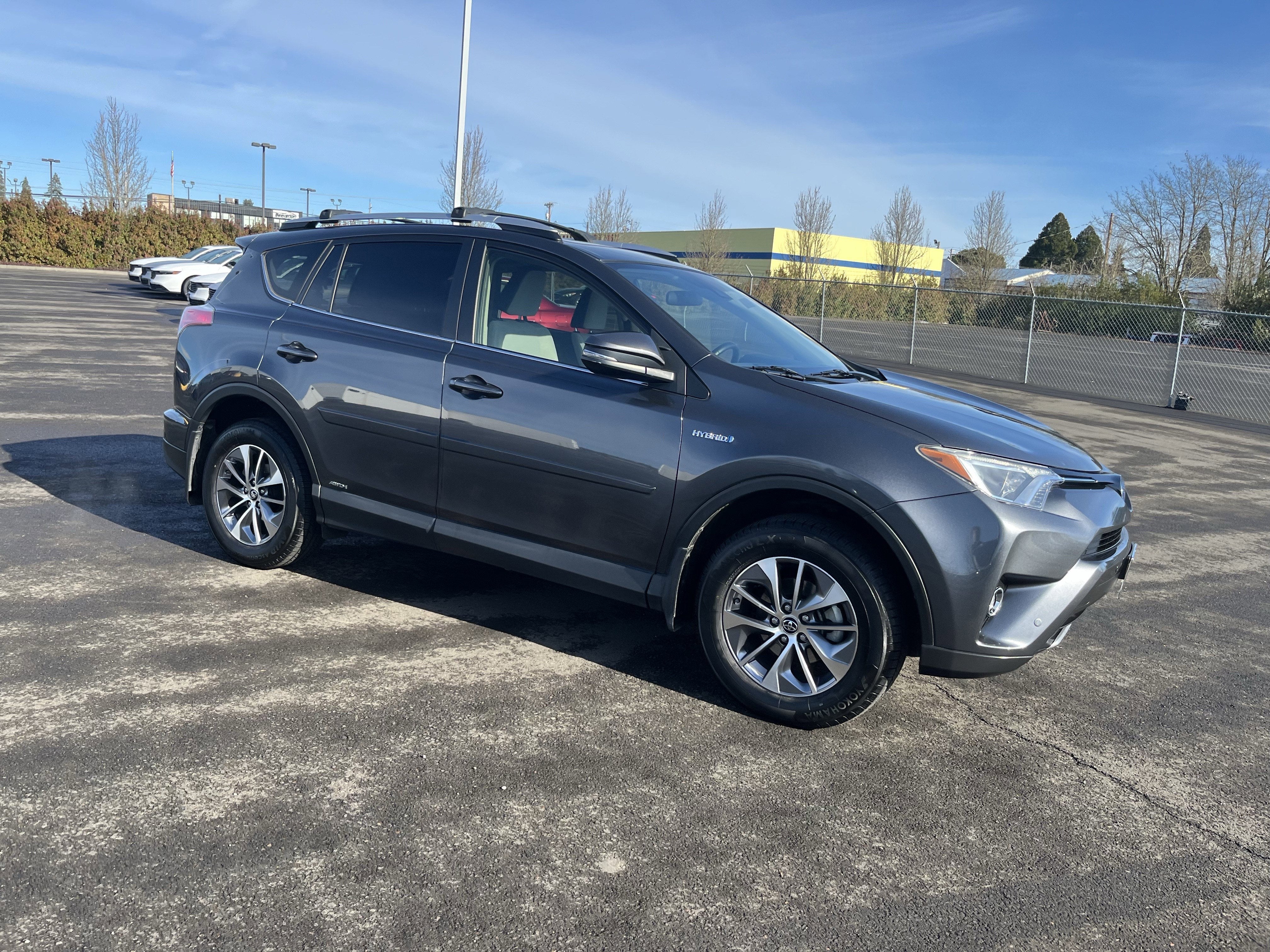 2016 Toyota RAV4 Hybrid XLE