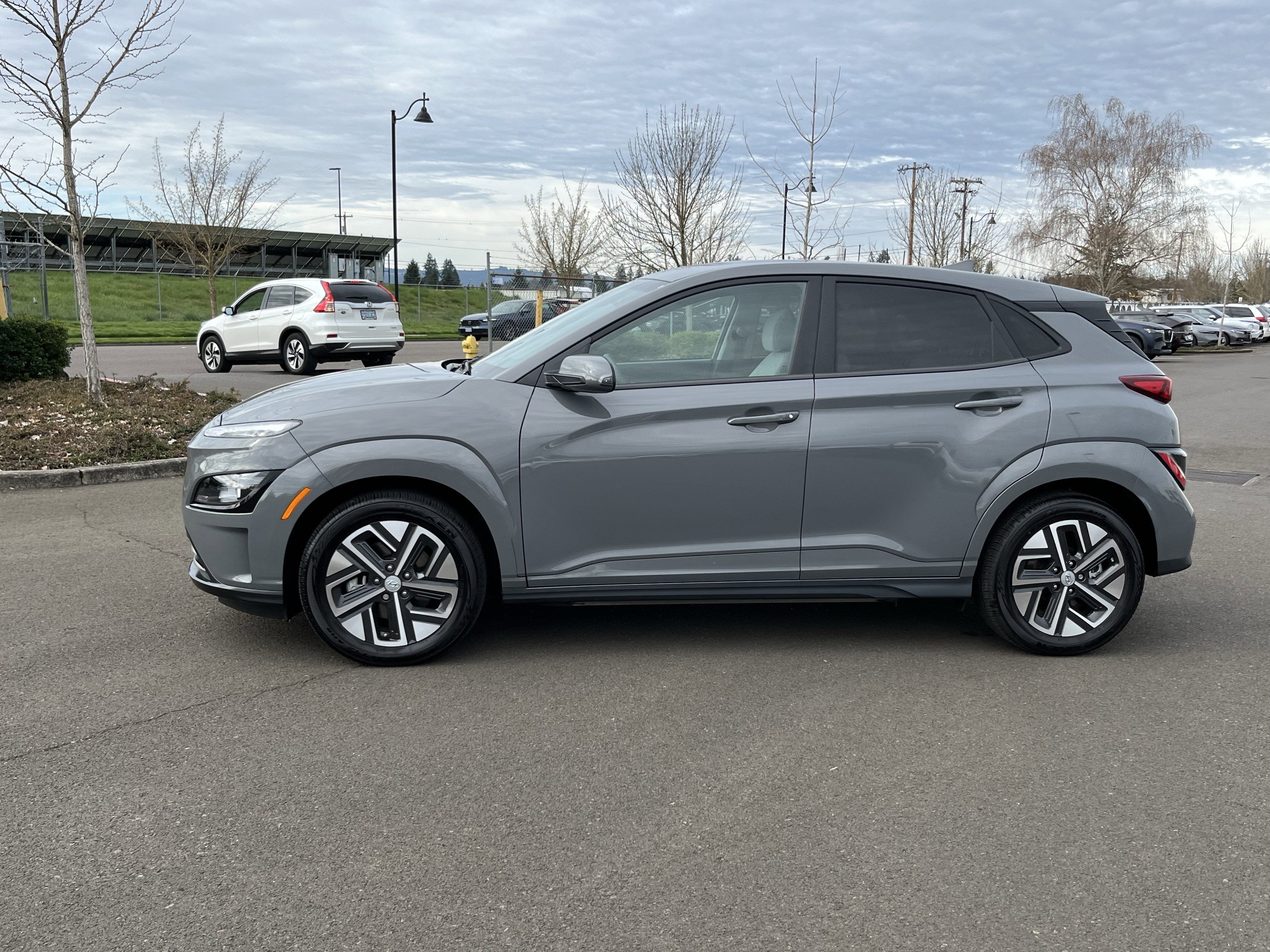 Used 2023 Hyundai Kona EV SEL with VIN KM8K33AGXPU173925 for sale in Hillsboro, OR