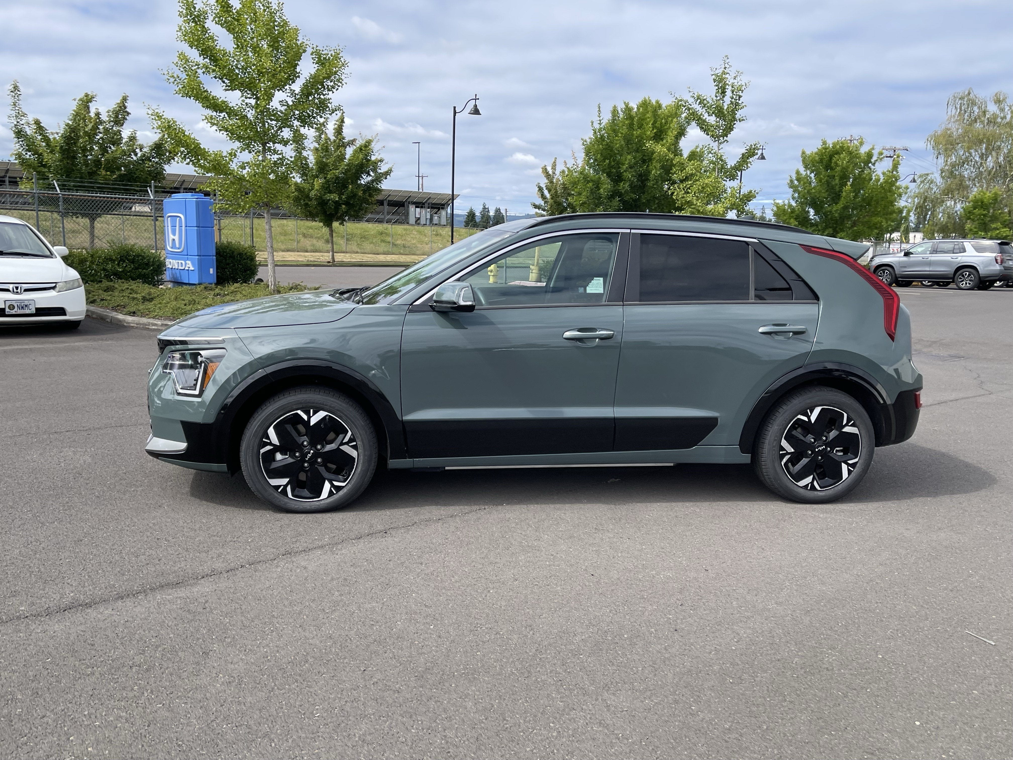 Used 2023 Kia Niro Wave with VIN KNDCT3L16P5039344 for sale in Hillsboro, OR
