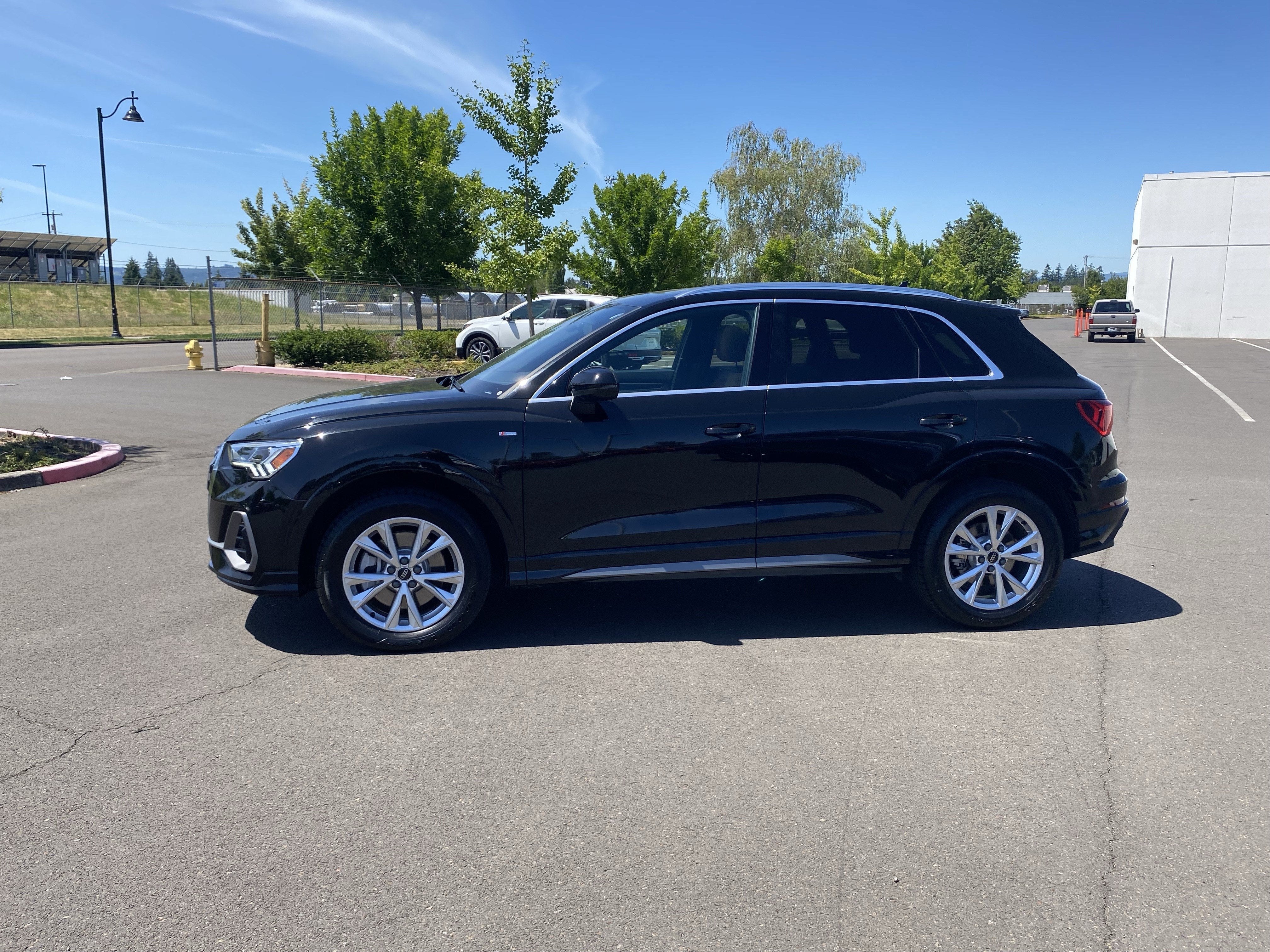 2025 Audi Q3 S line Premium