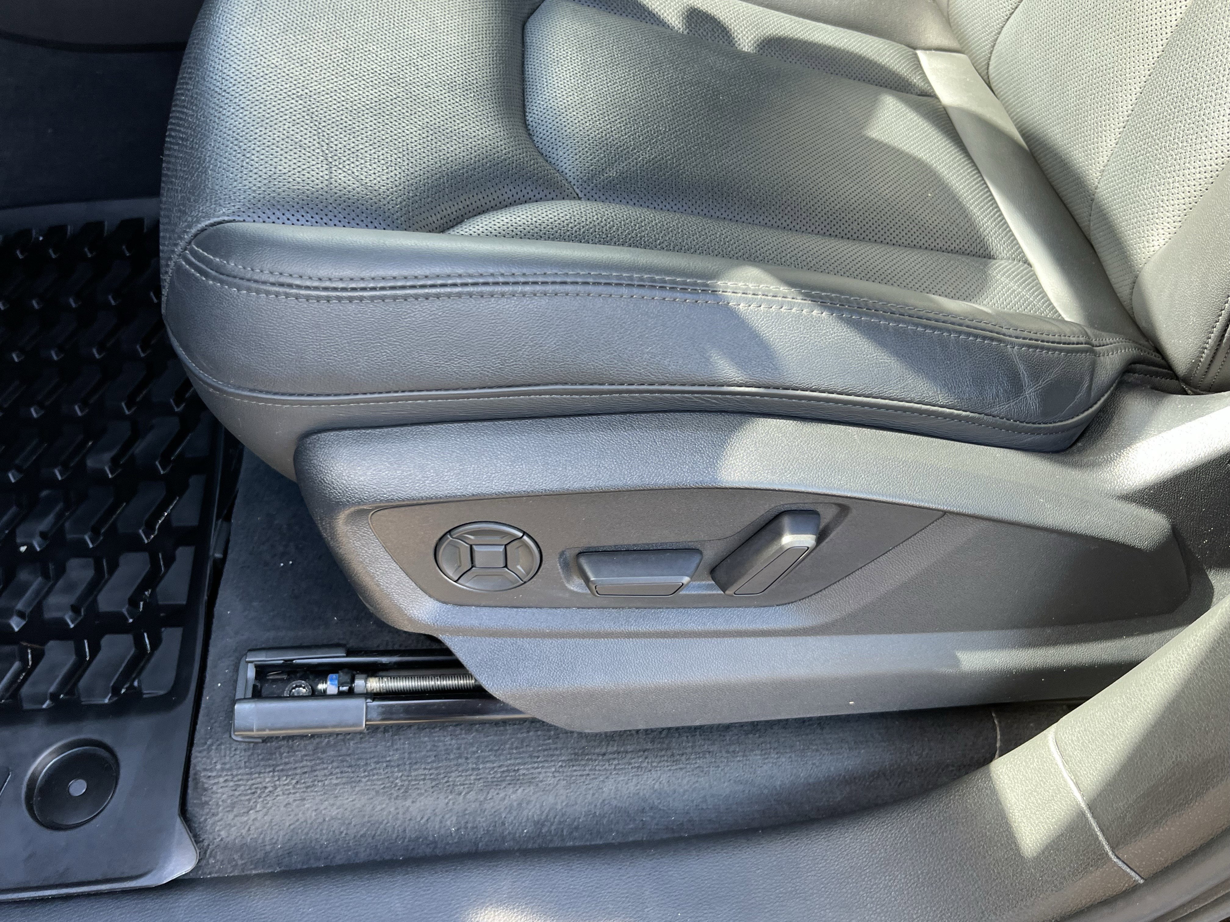 2023 Audi Q7 Premium Plus