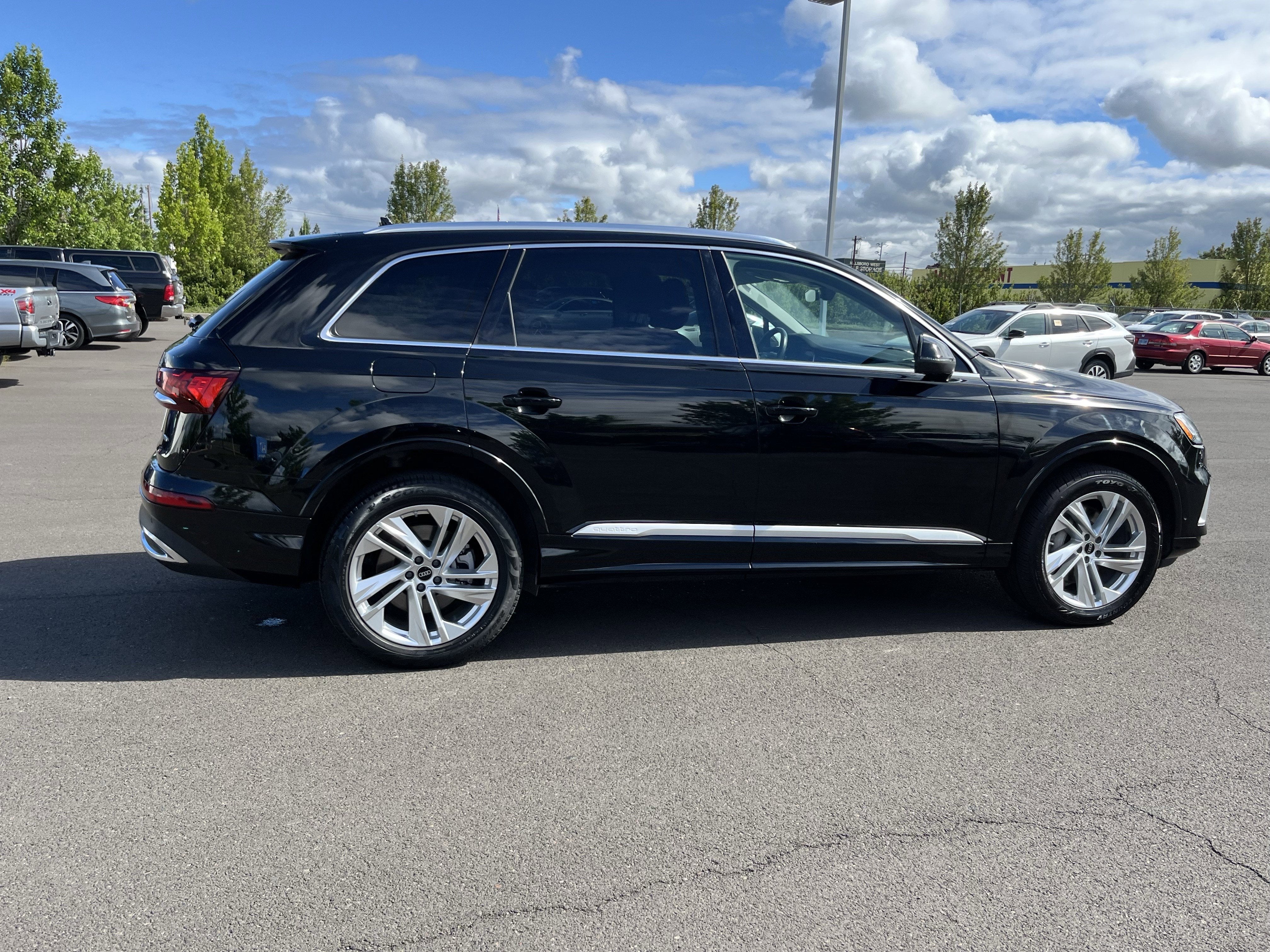 2023 Audi Q7 Premium Plus