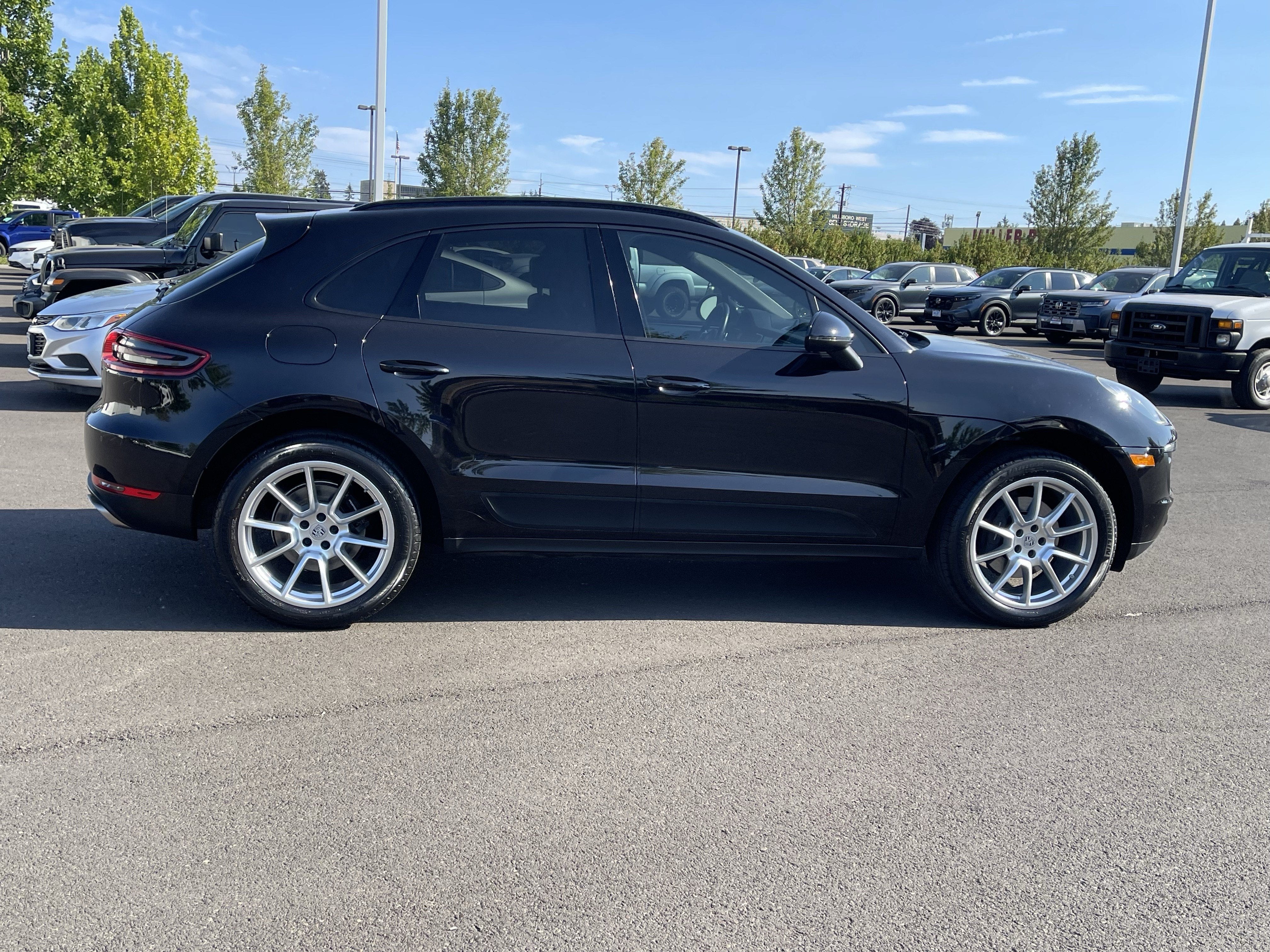 2017 Porsche Macan Base