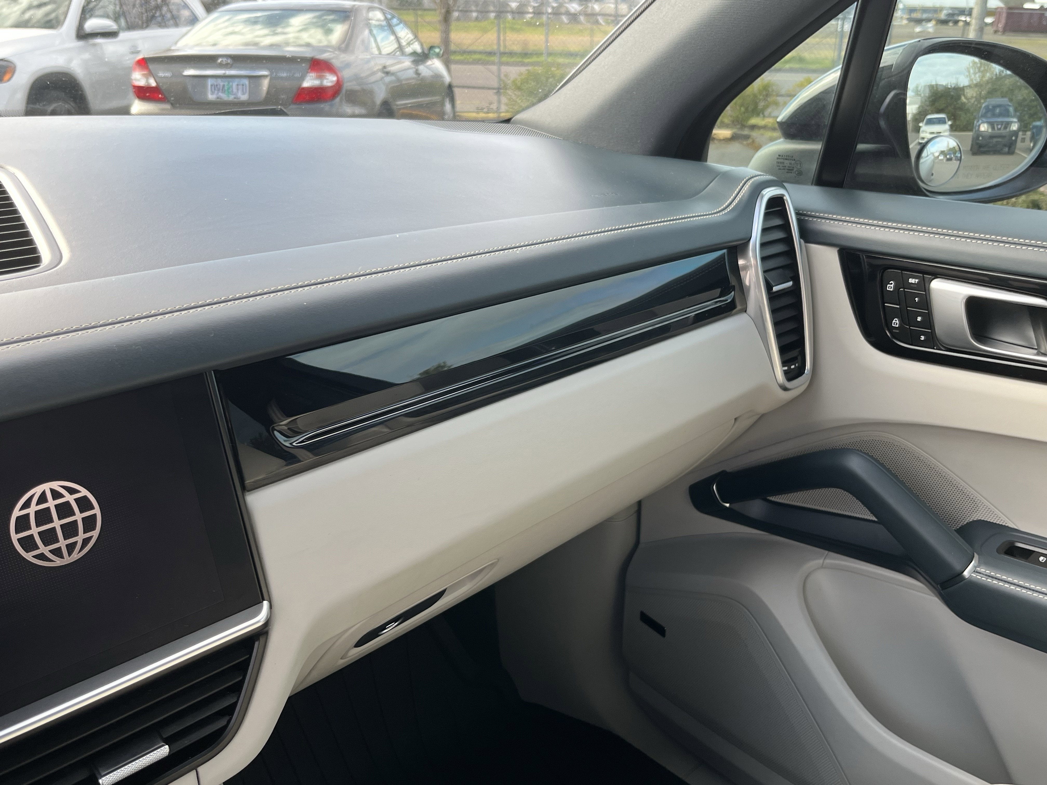 2023 Porsche Cayenne Platinum Edition