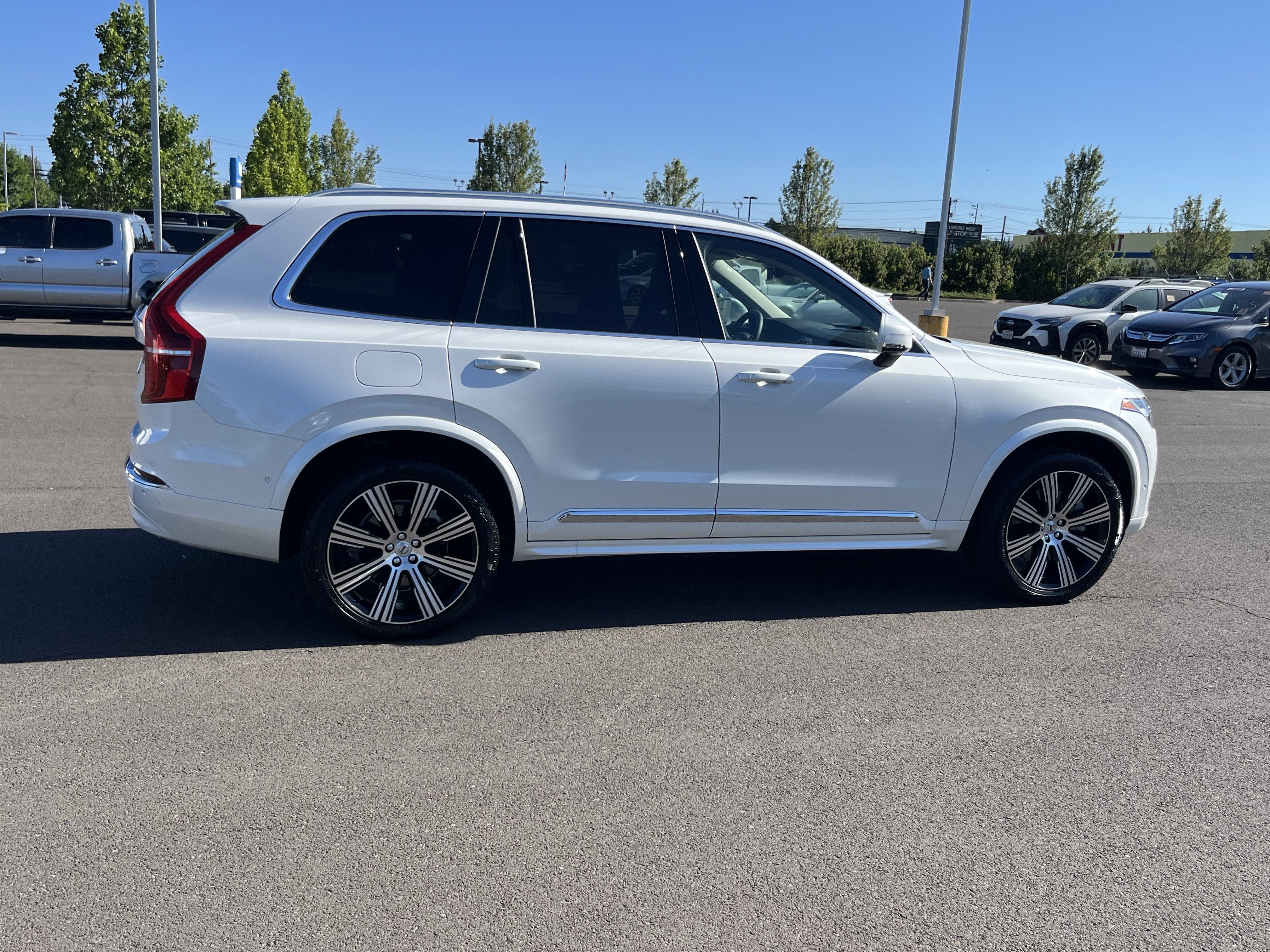 2025 Volvo XC90 Plug-In Hybrid Plus