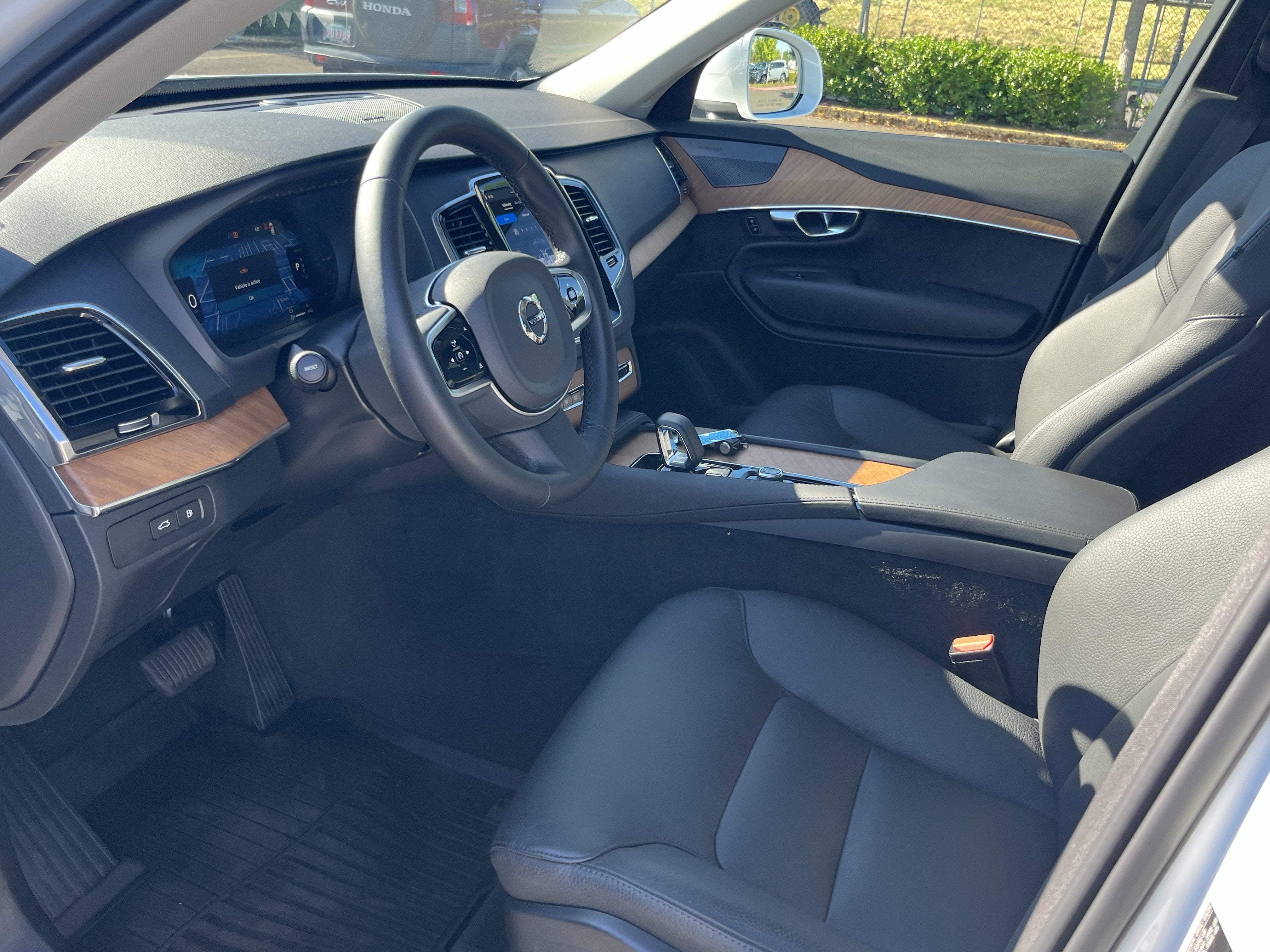 2025 Volvo XC90 Plug-In Hybrid Plus