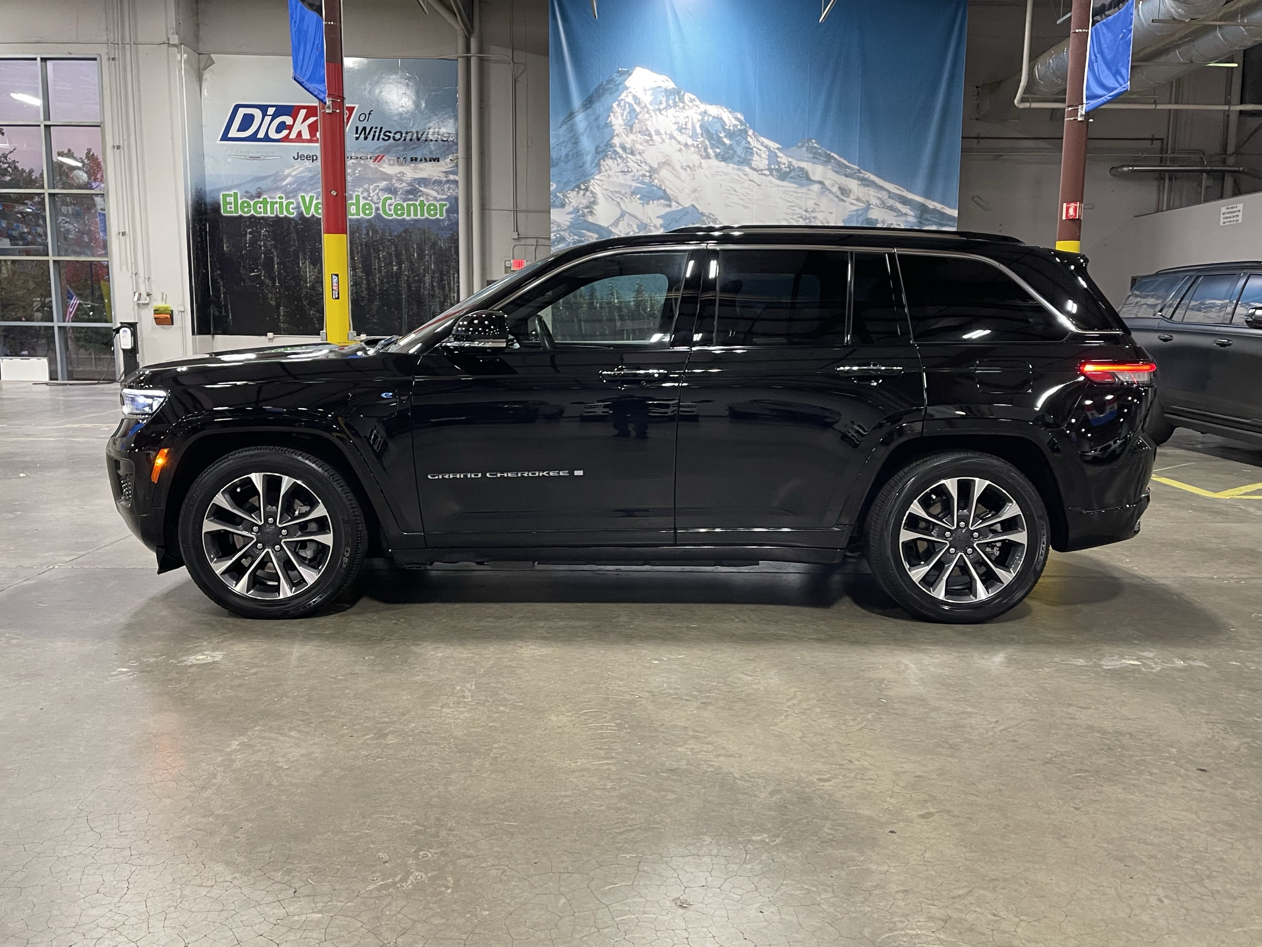 2023 Jeep Grand Cherokee Overland 4xe