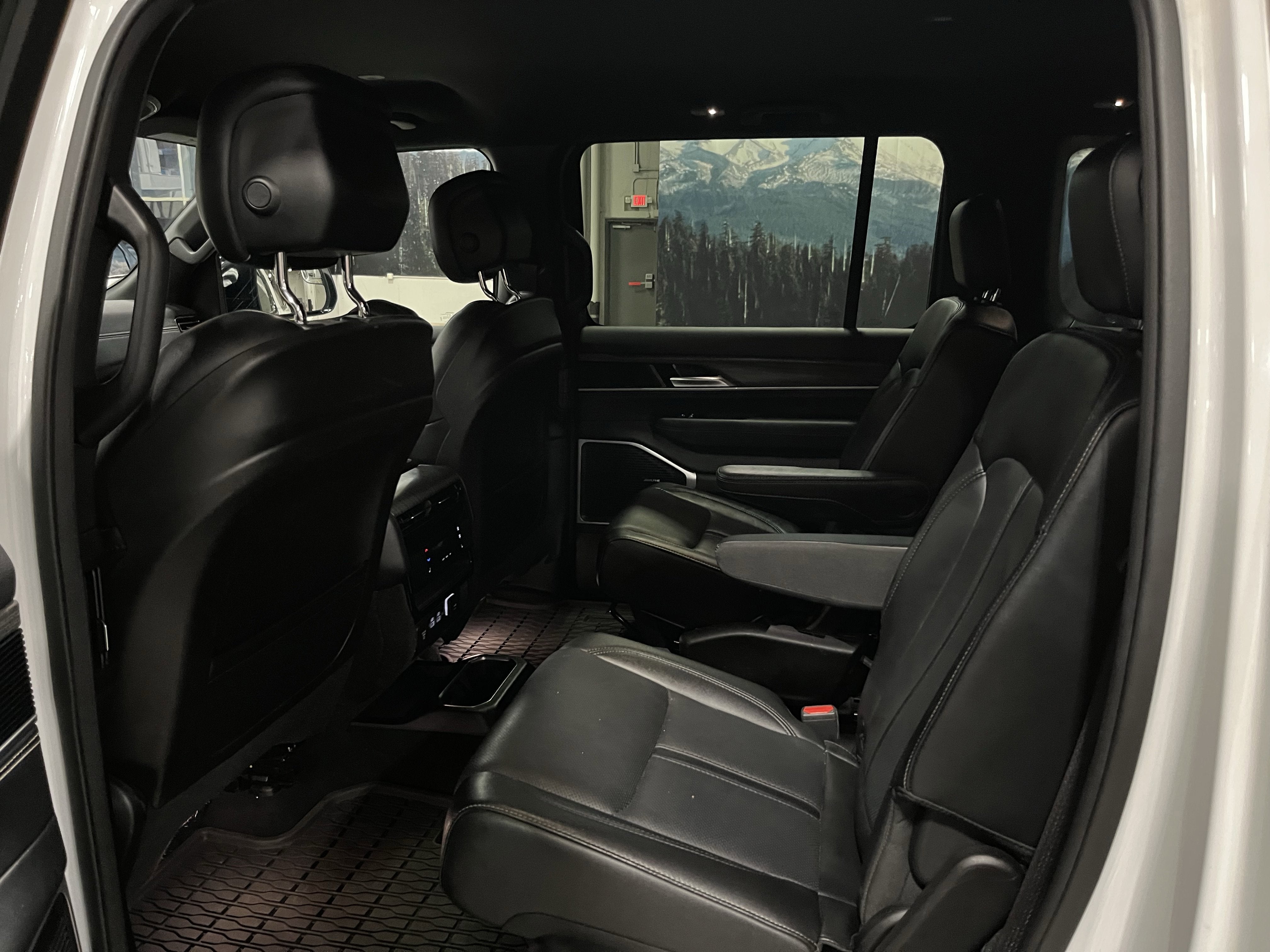 2024 Jeep Wagoneer Series III