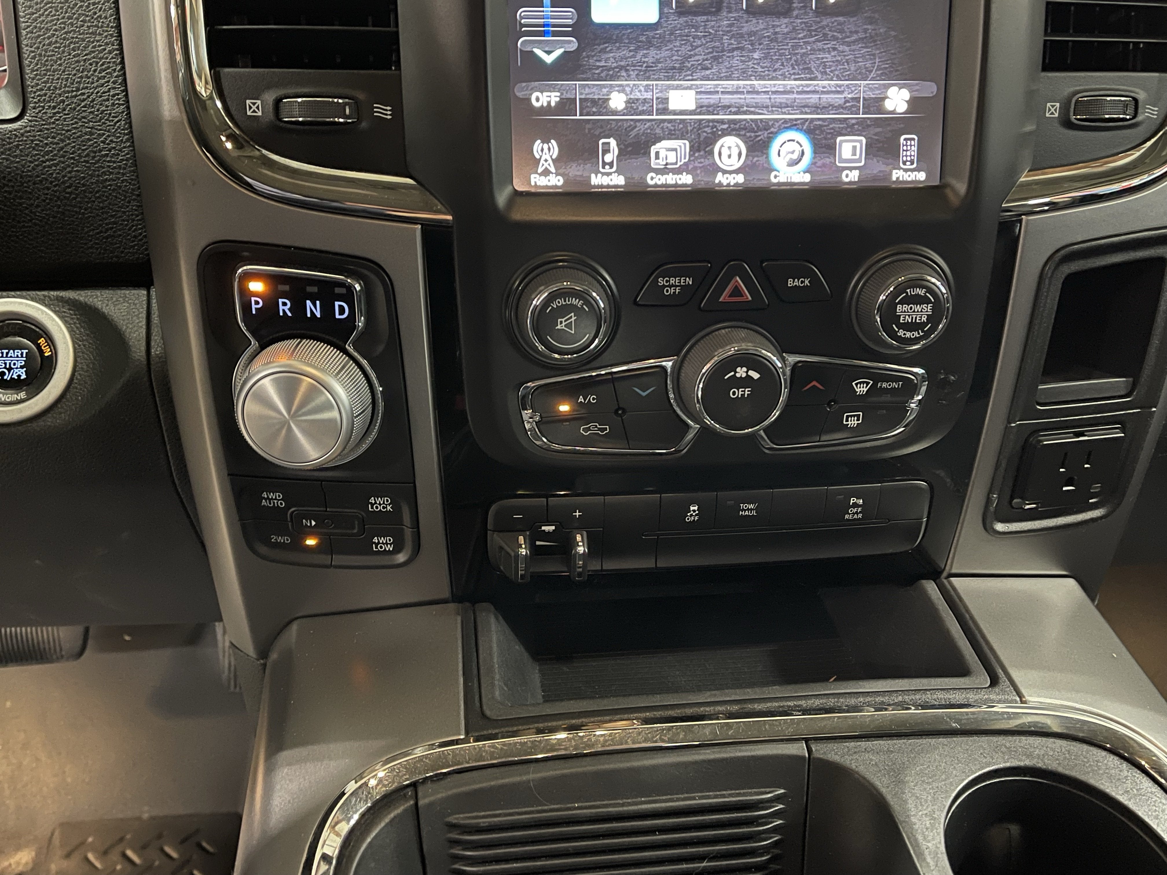 2016 RAM 1500 Sport