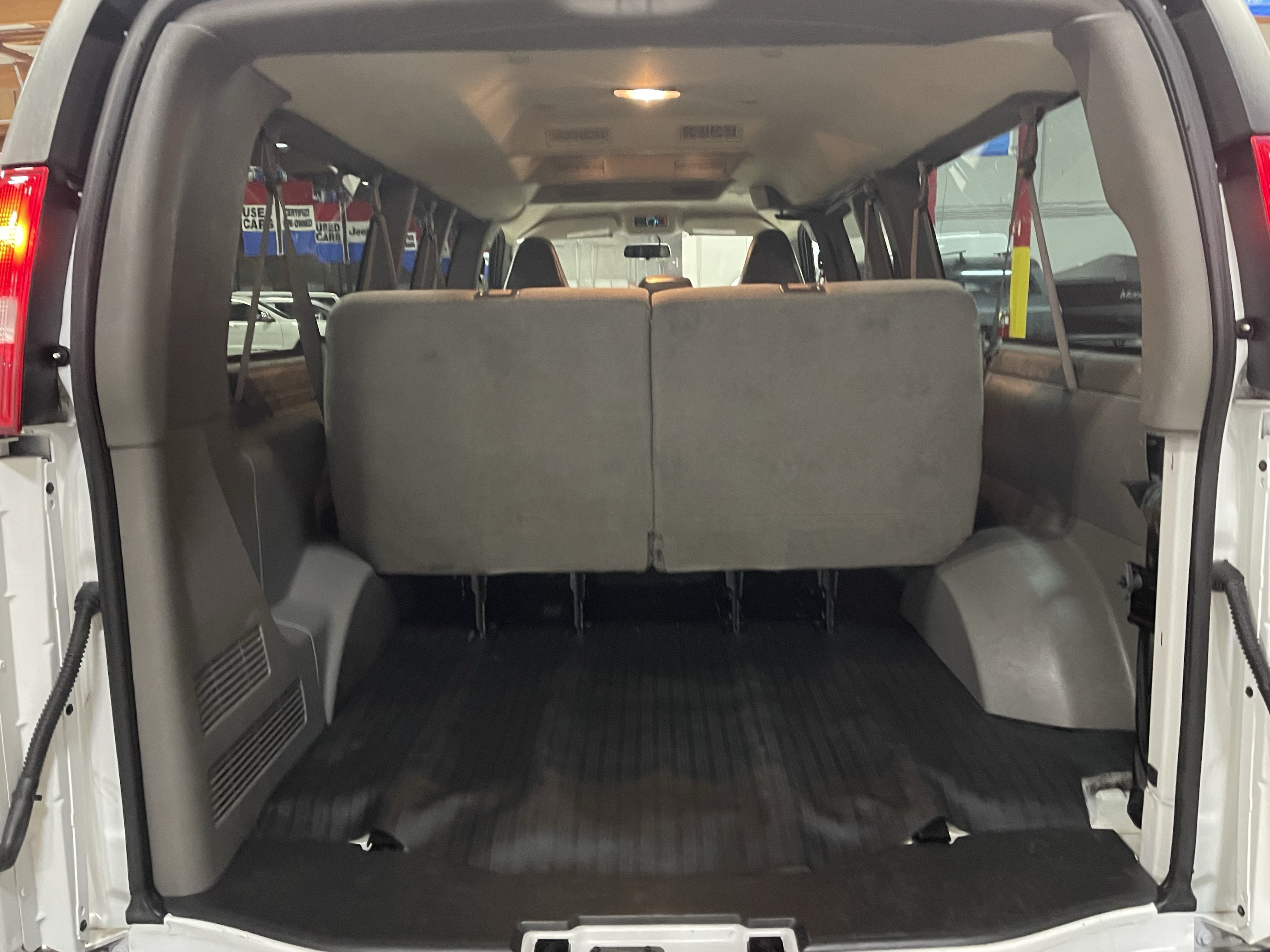 2023 Chevrolet Express 3500 LS