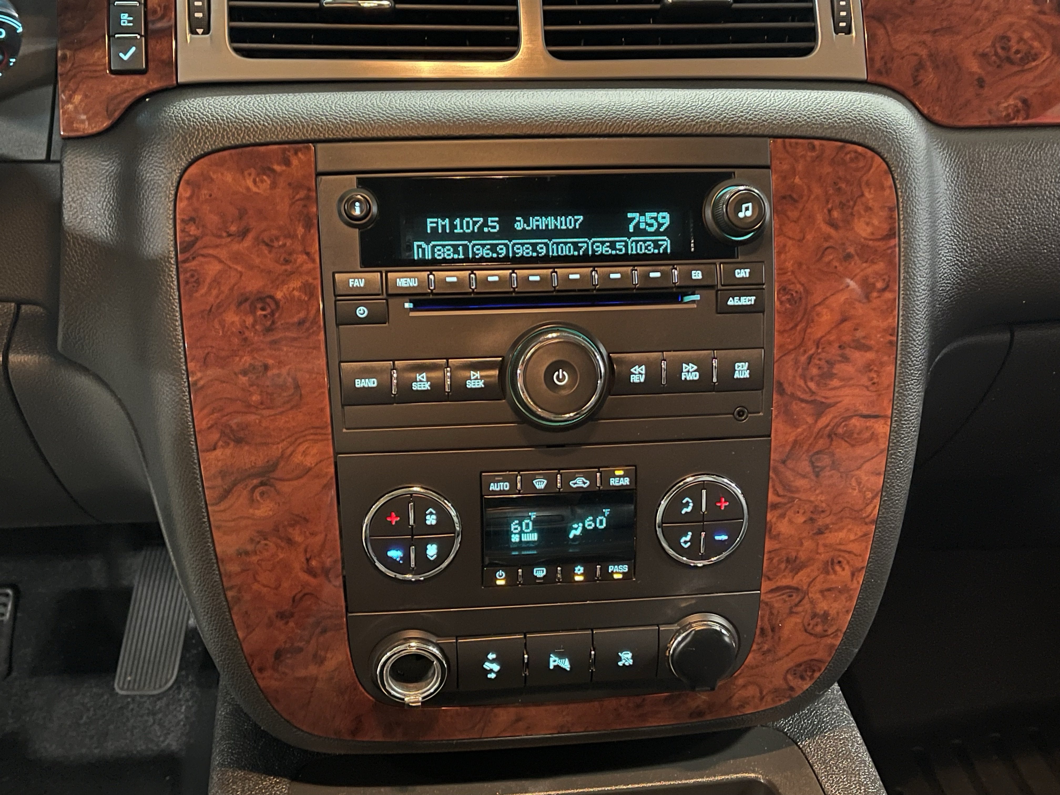 2011 Chevrolet Suburban 1500 LT