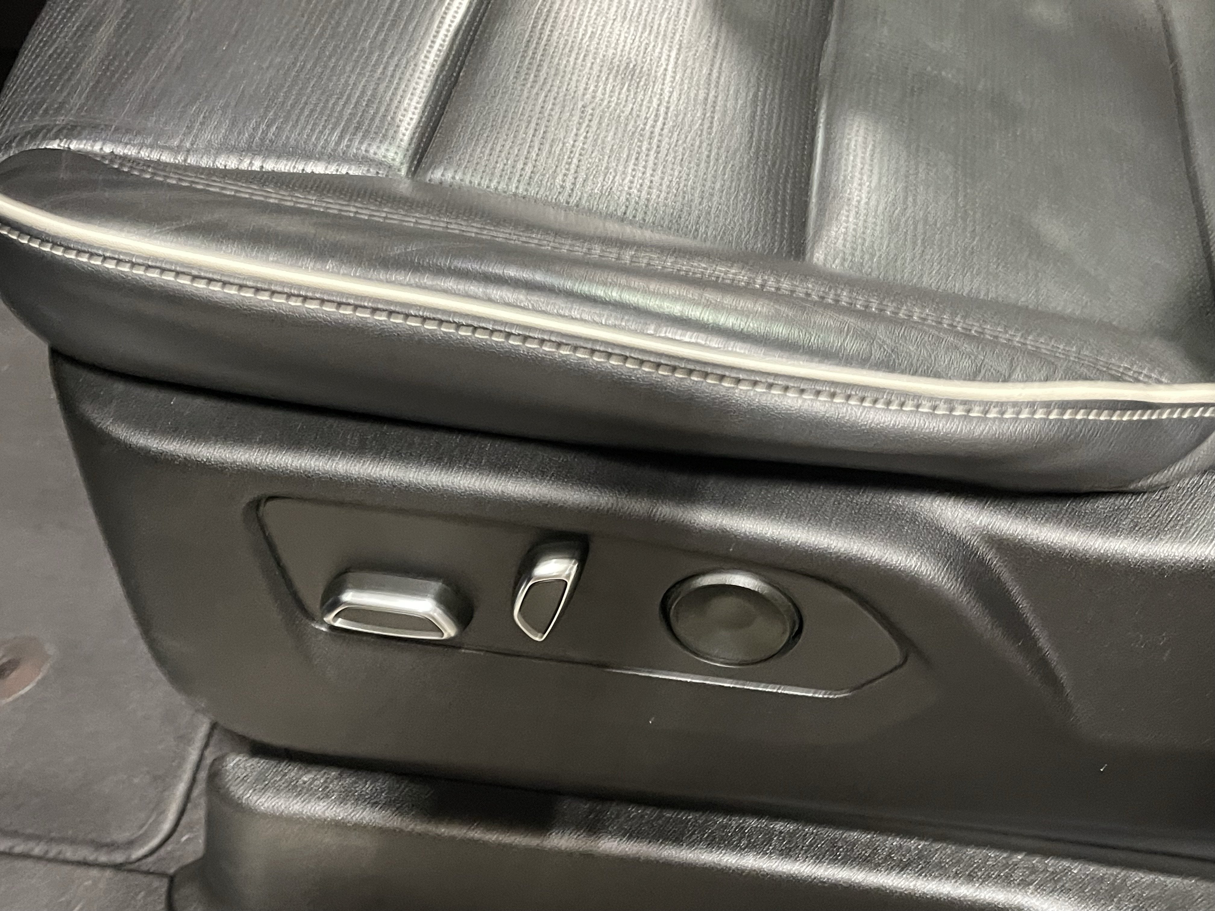 2023 Cadillac Escalade ESV Premium