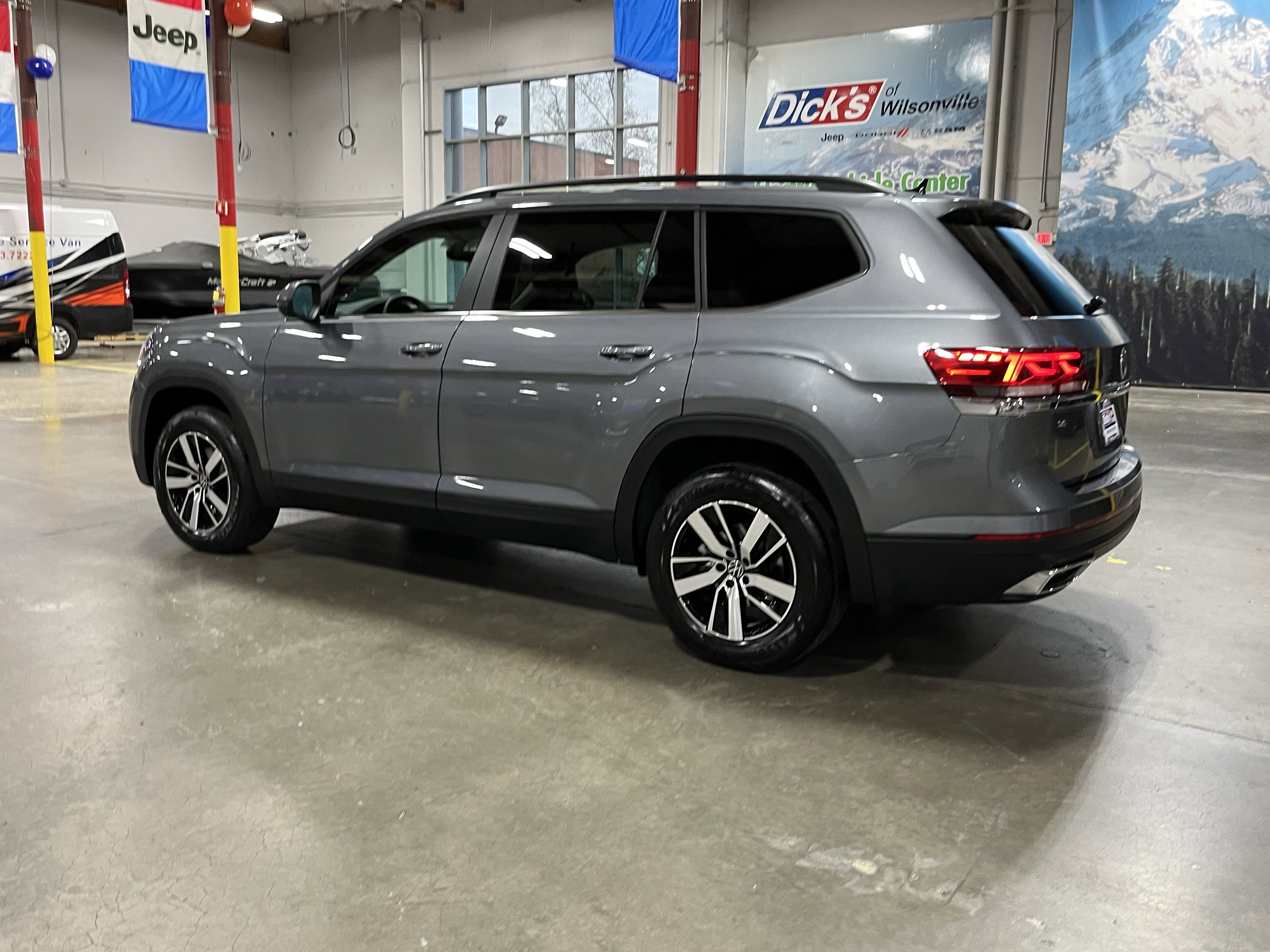 2023 Volkswagen Atlas 2.0T SE