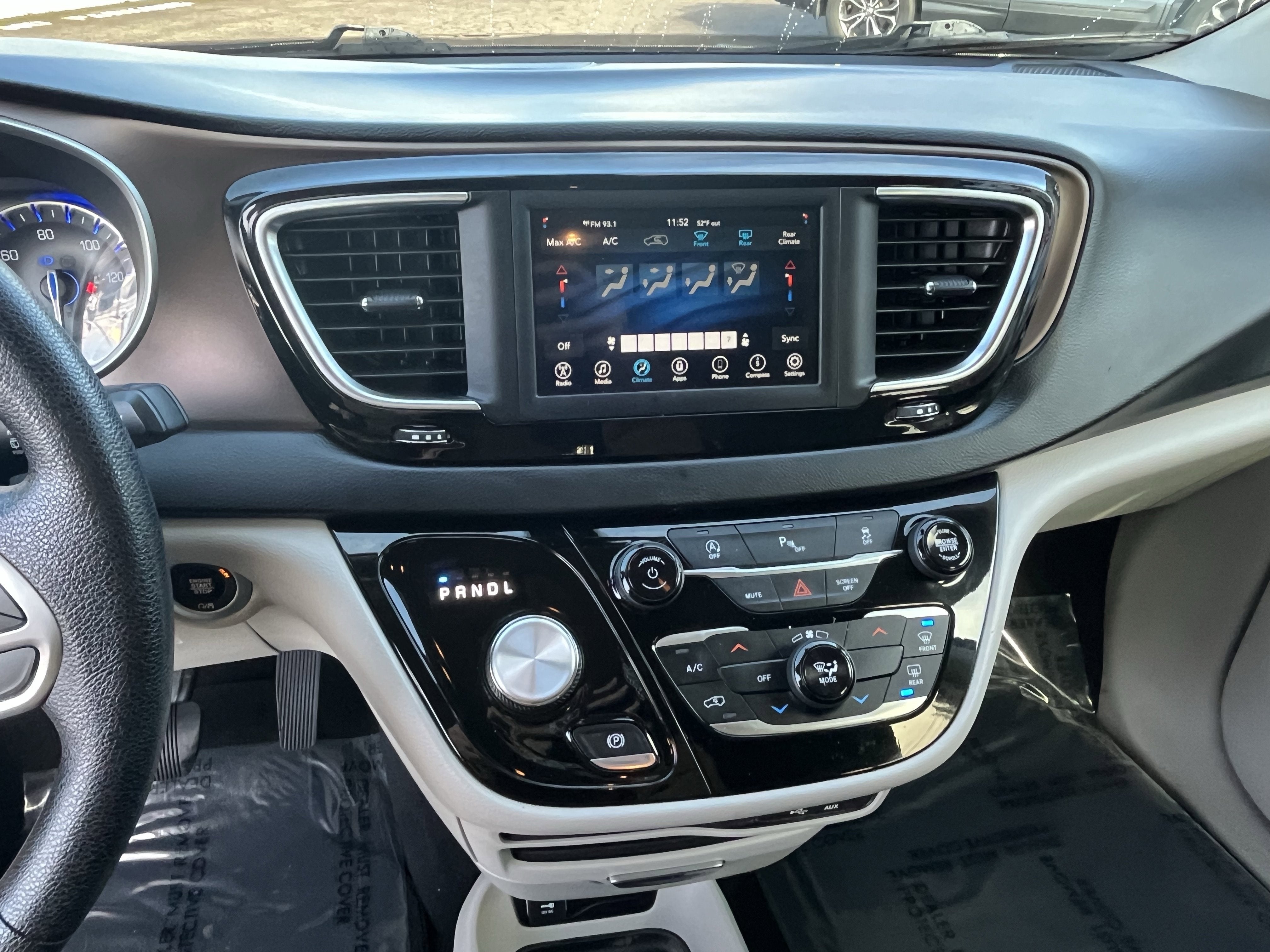 2020 Chrysler Voyager L