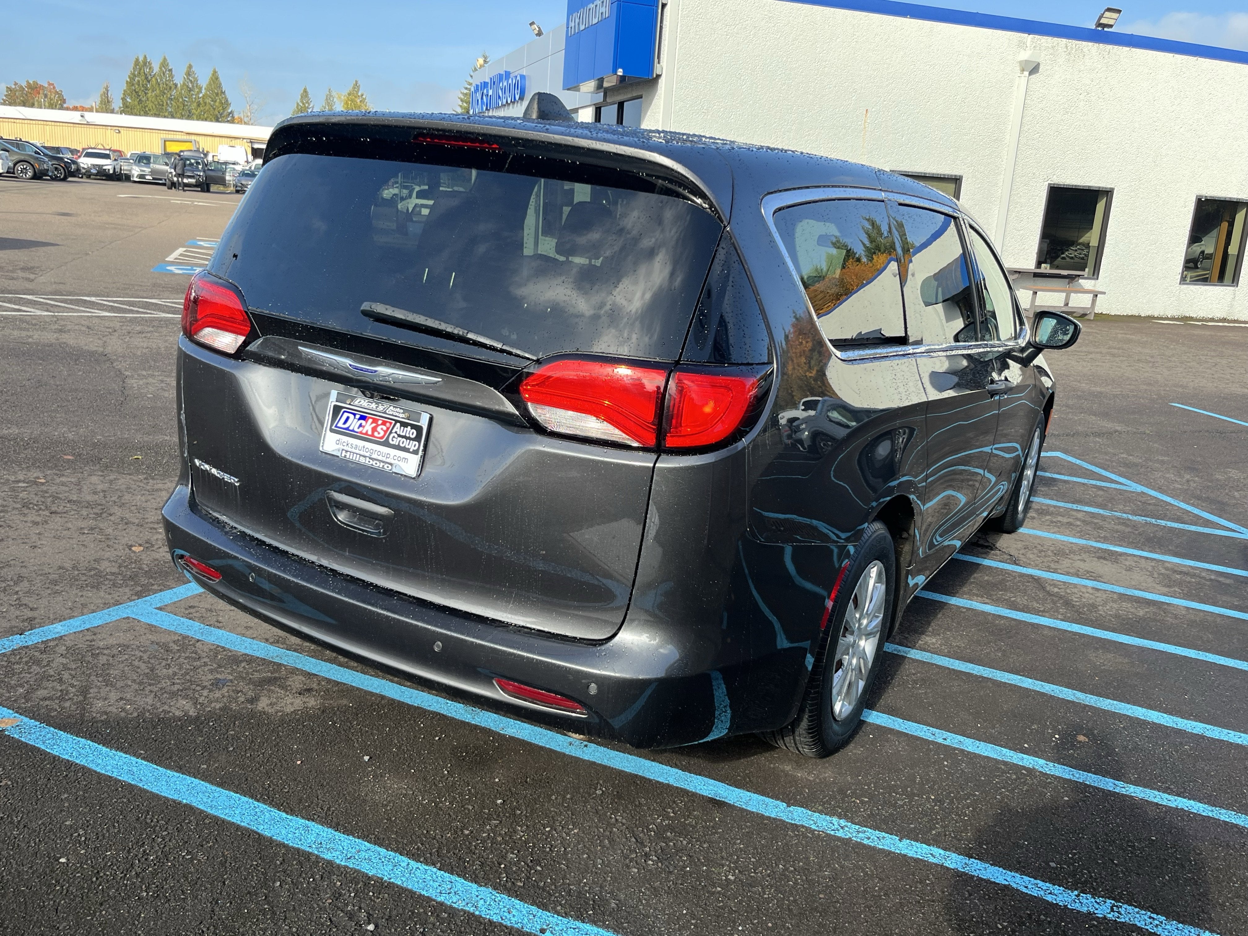 2020 Chrysler Voyager L