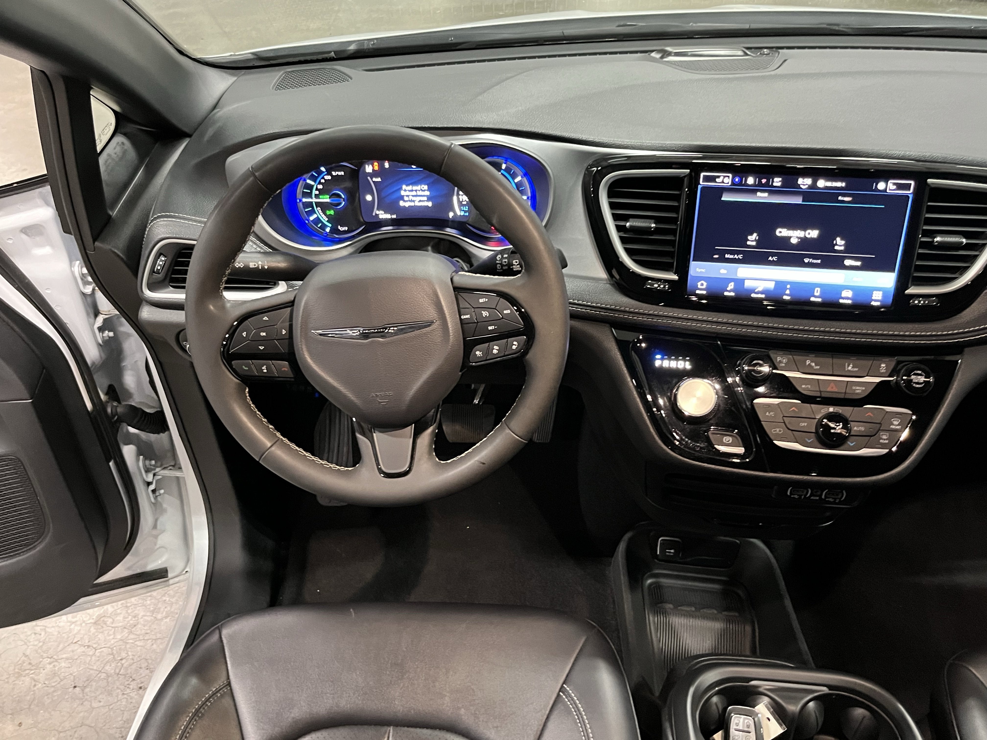 2024 Chrysler Pacifica Hybrid Select