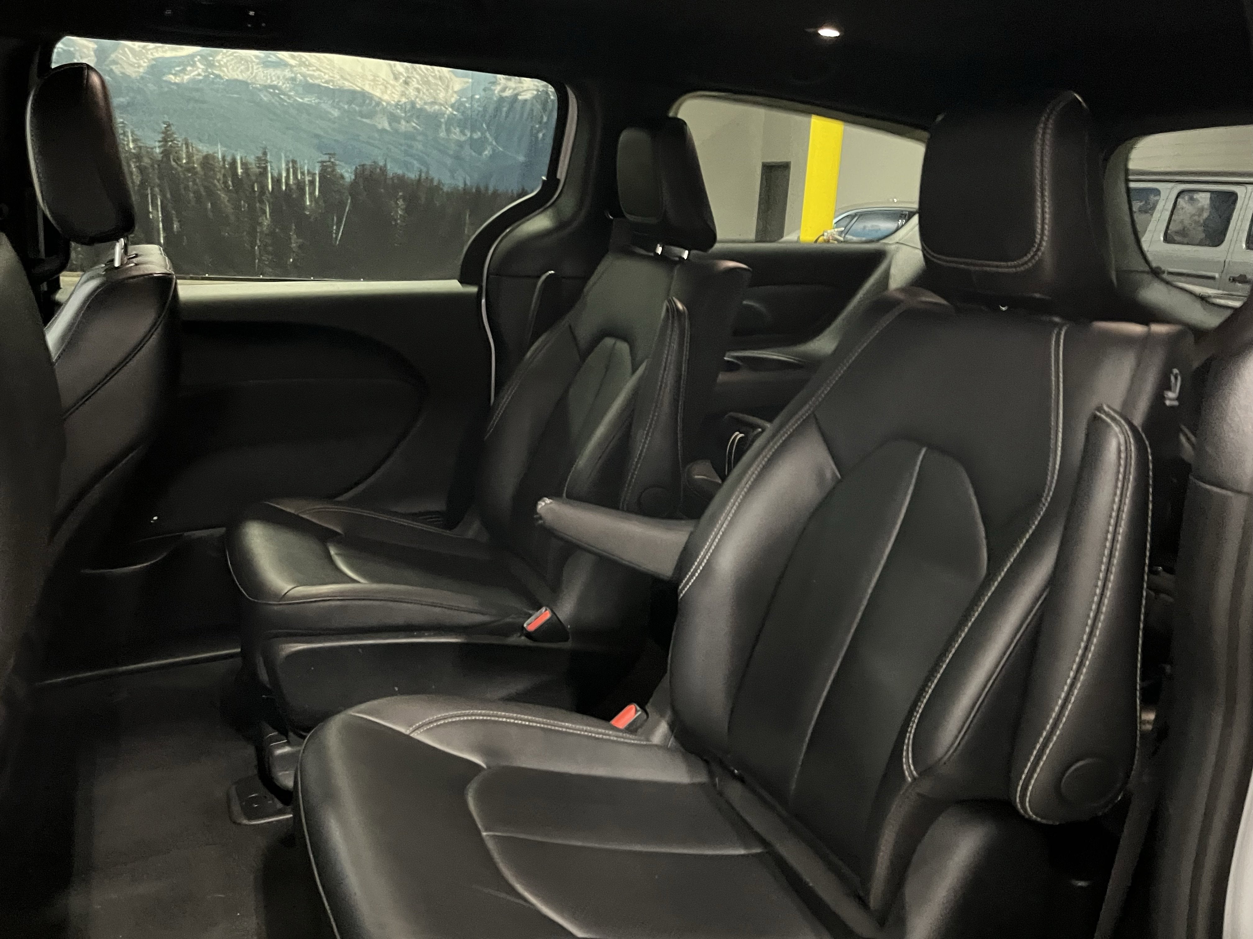 2024 Chrysler Pacifica Hybrid Select