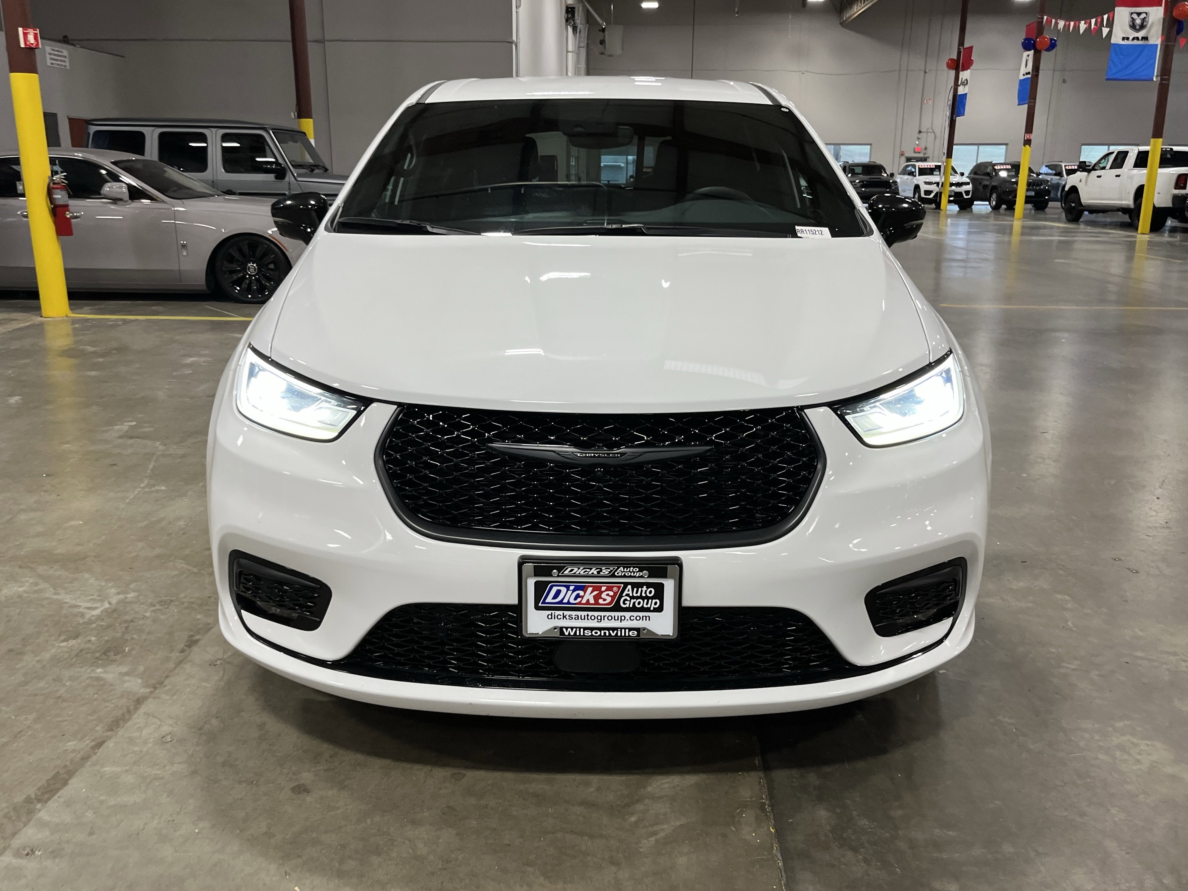 2024 Chrysler Pacifica Hybrid Select