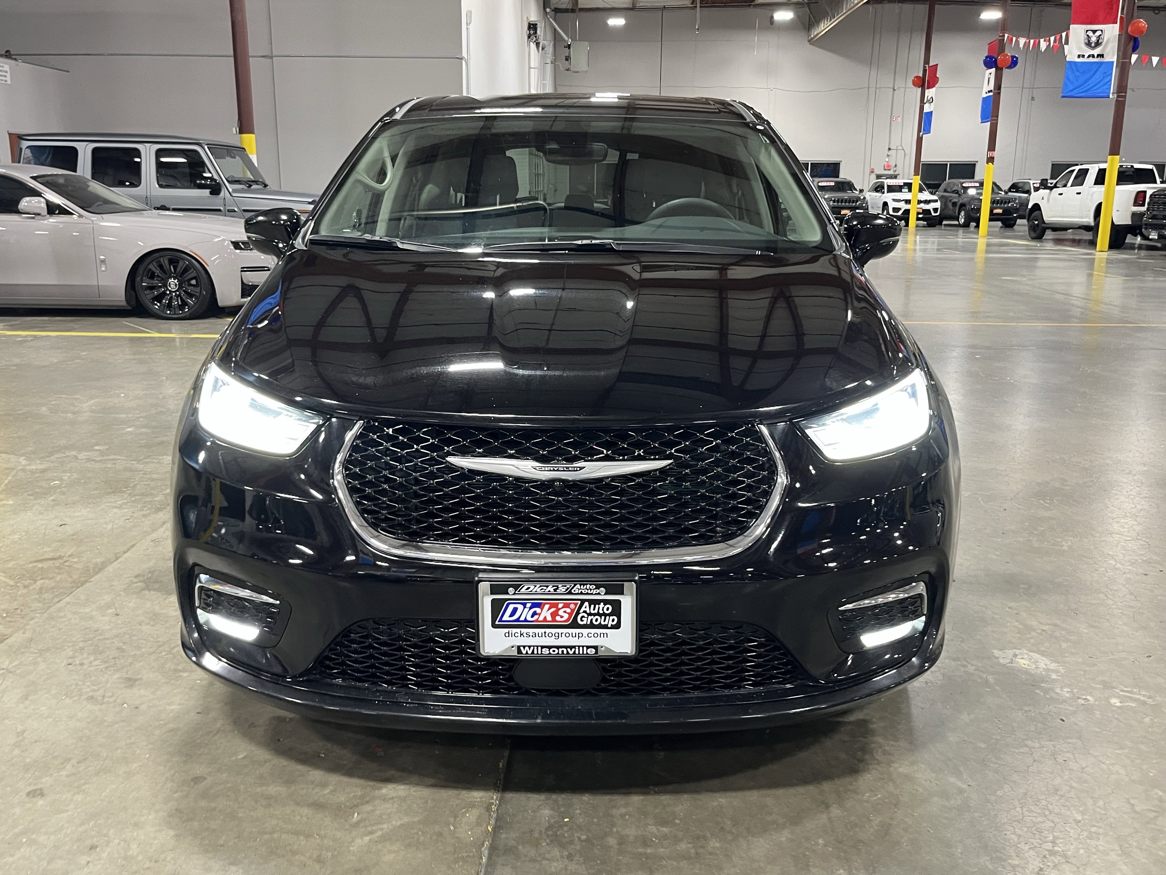 2024 Chrysler Pacifica Hybrid Select