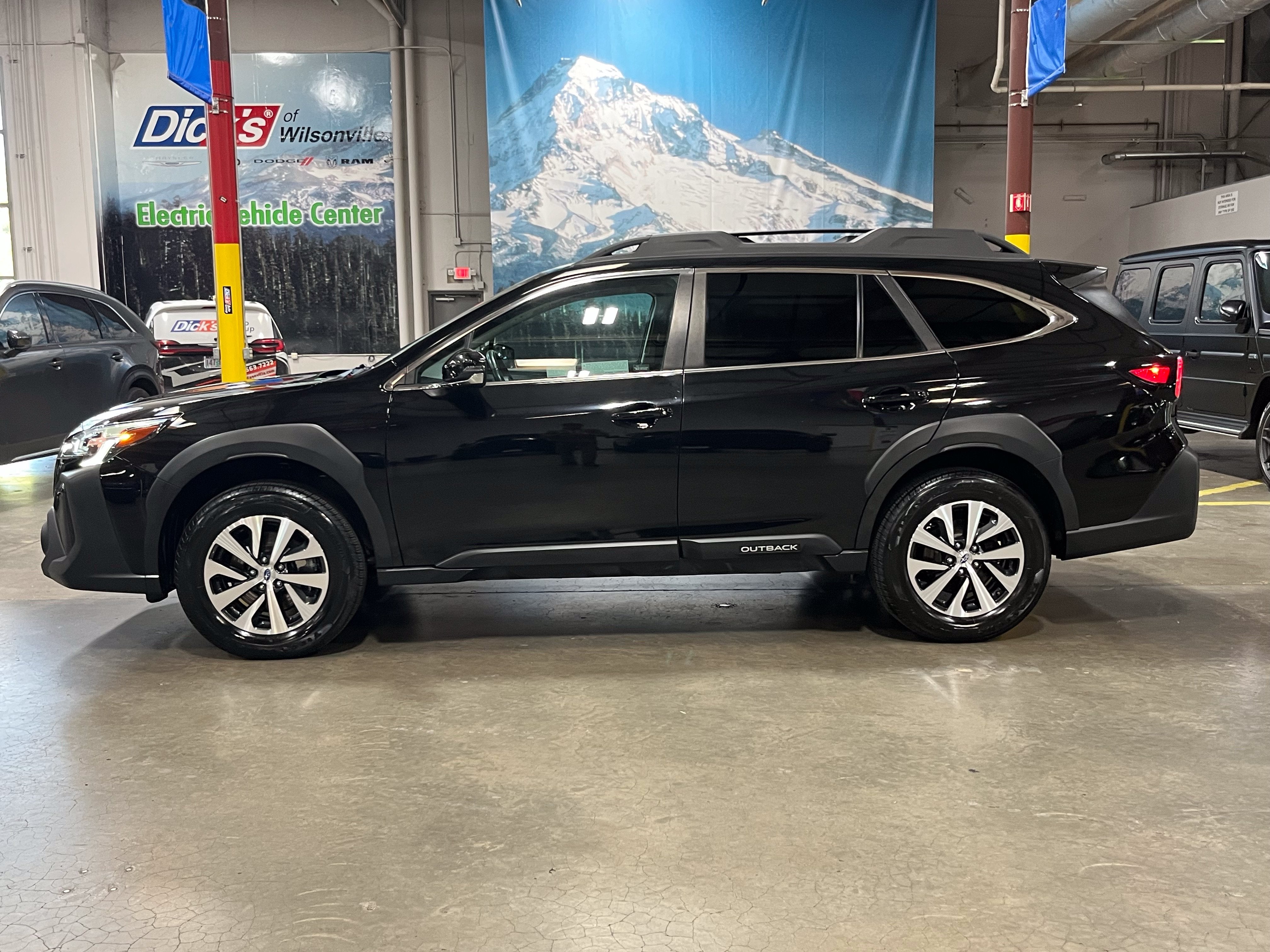 2023 Subaru Outback Premium