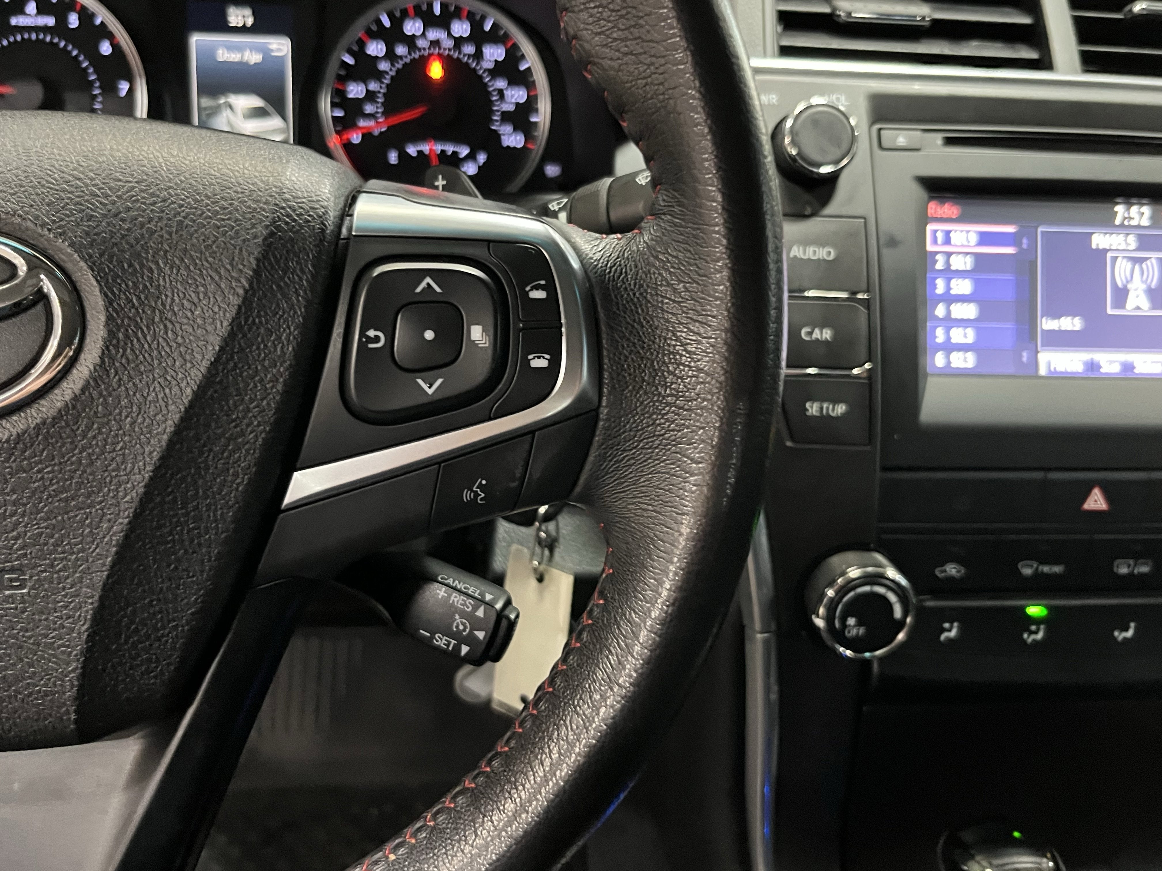 2017 Toyota Camry SE