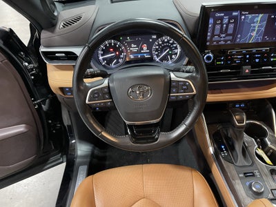 2022 Toyota Highlander Platinum