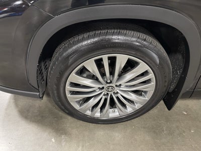 2022 Toyota Highlander Platinum