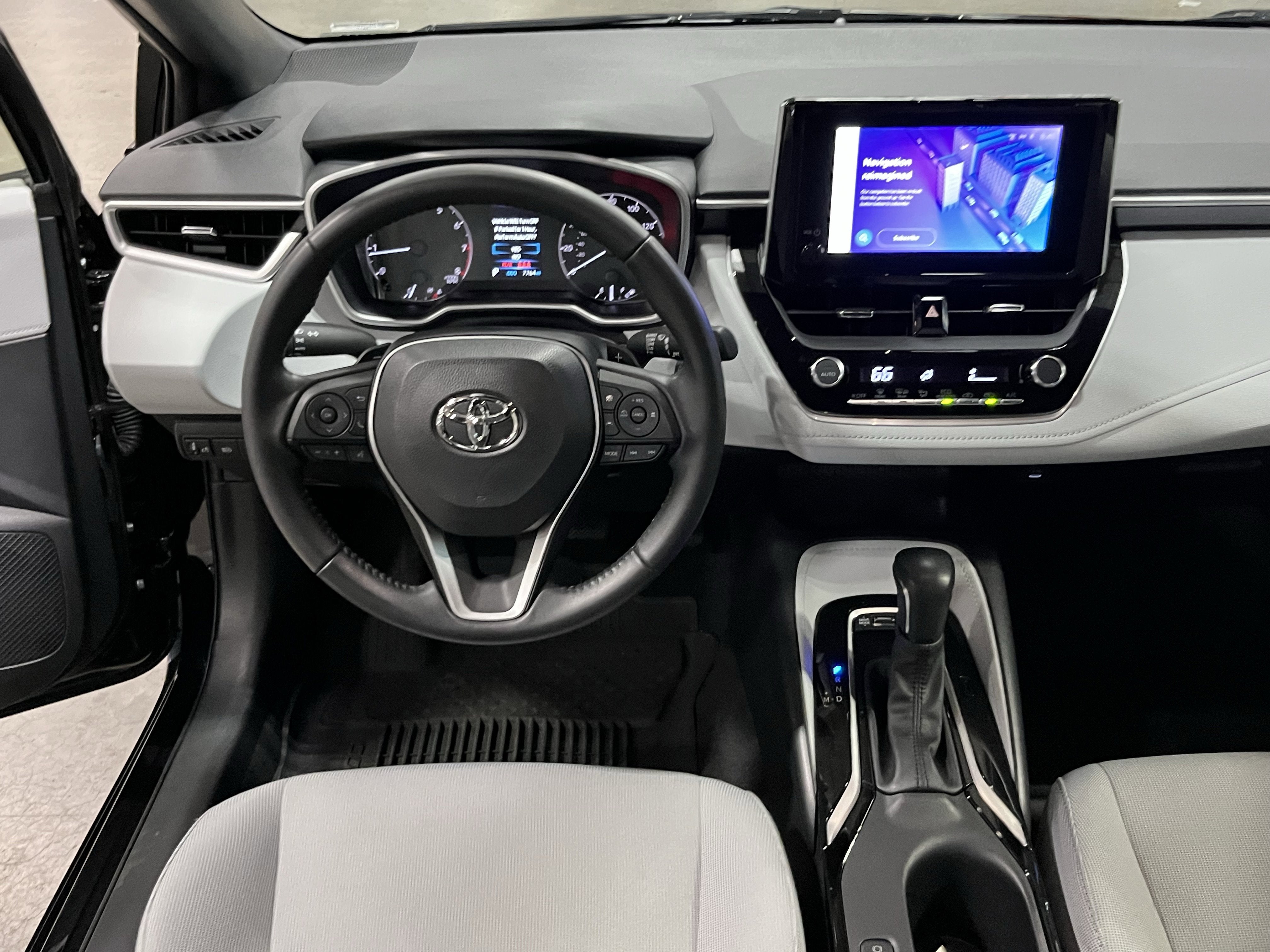 2024 Toyota Corolla Hatchback SE