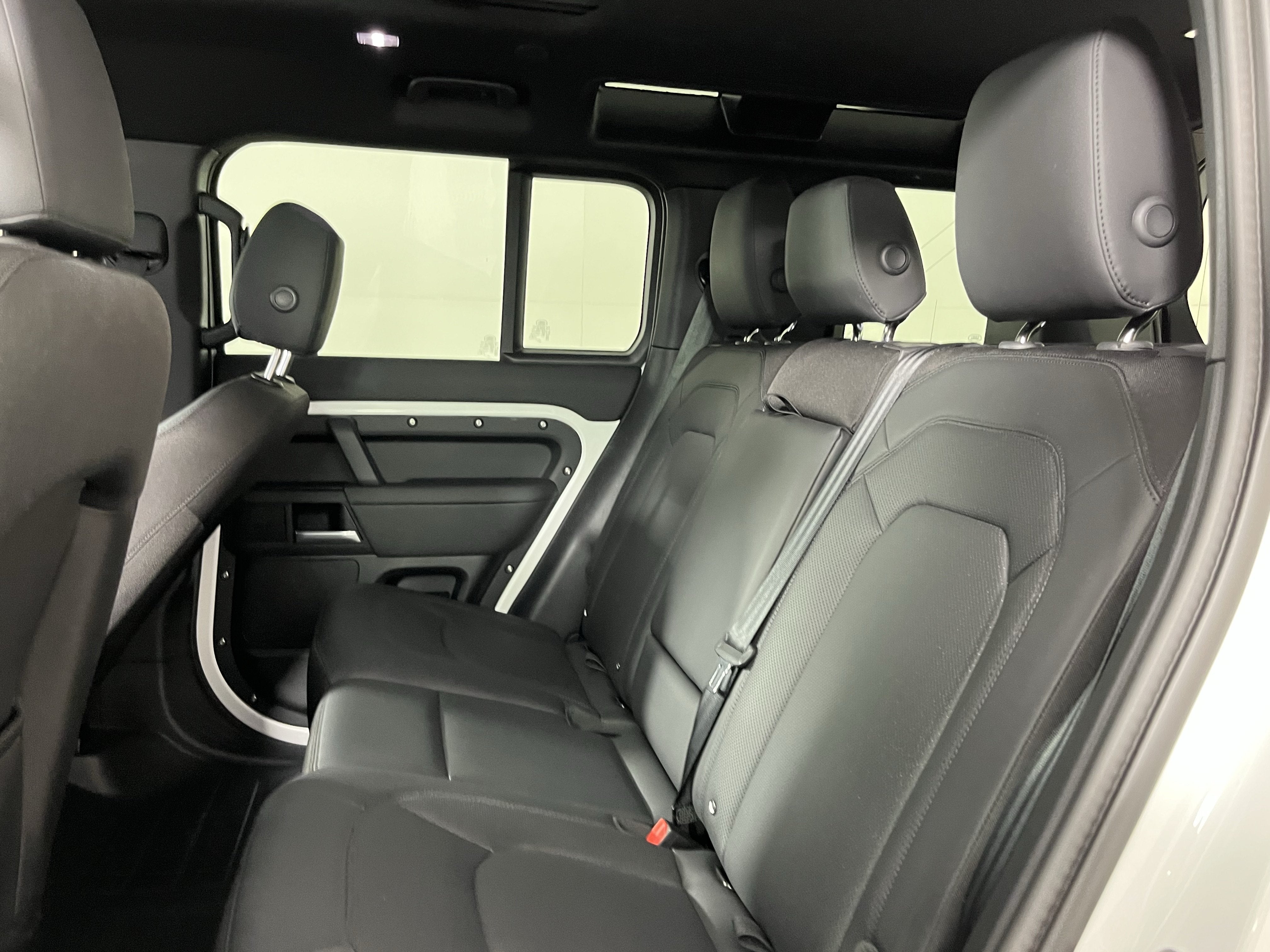 2025 Land Rover Defender 110 S