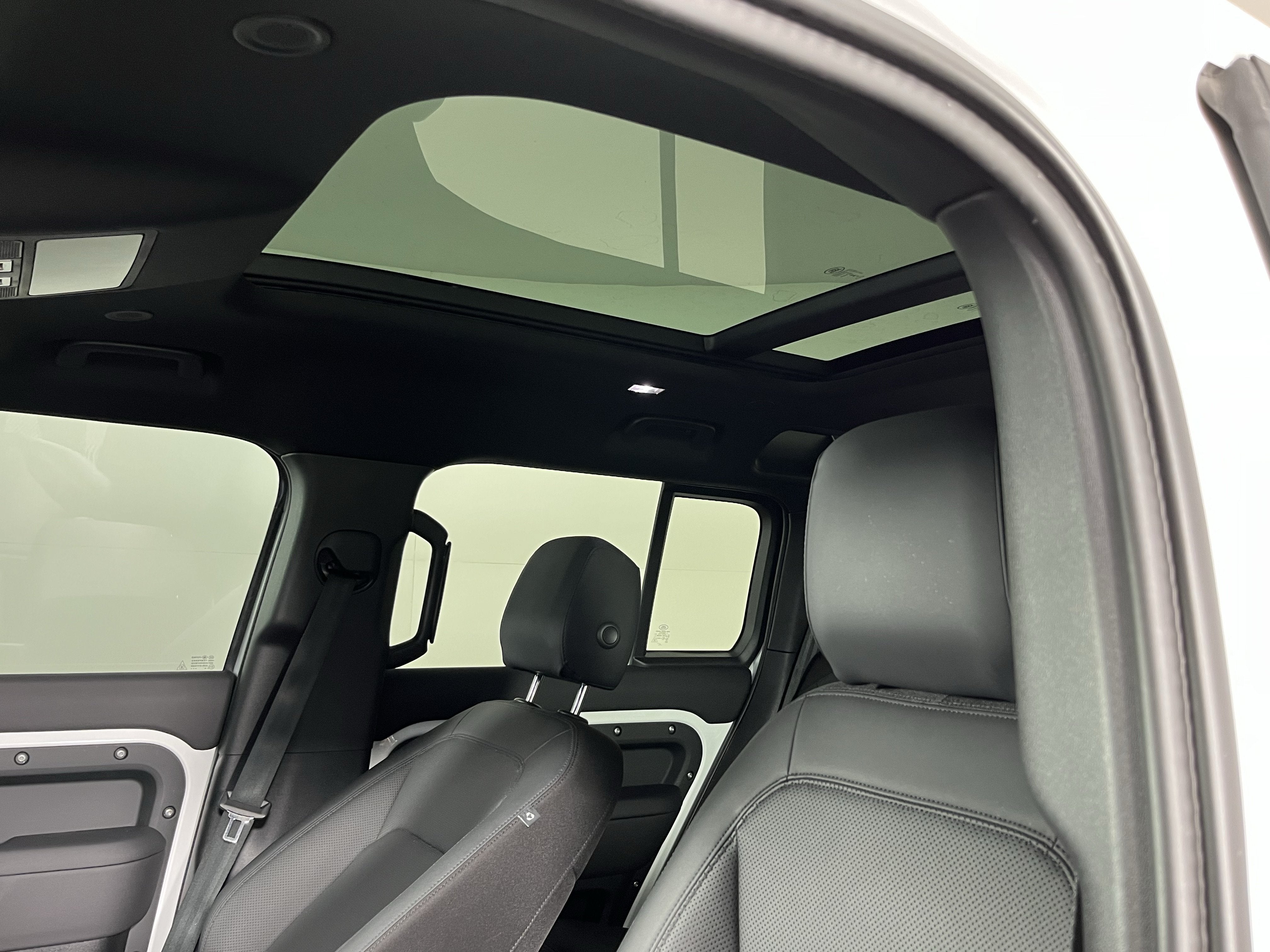 2025 Land Rover Defender 110 S