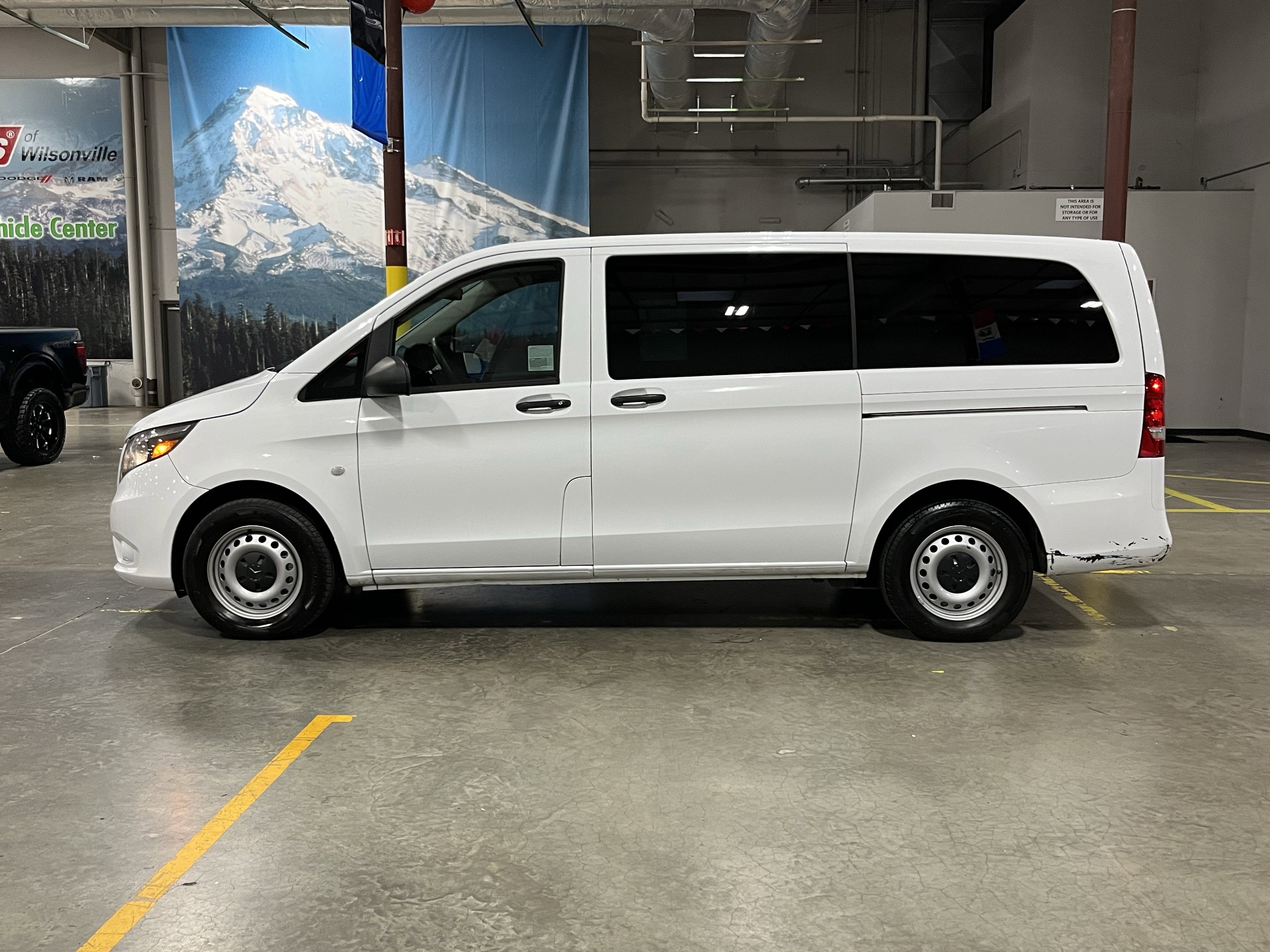 2023 Mercedes-Benz Metris Passenger