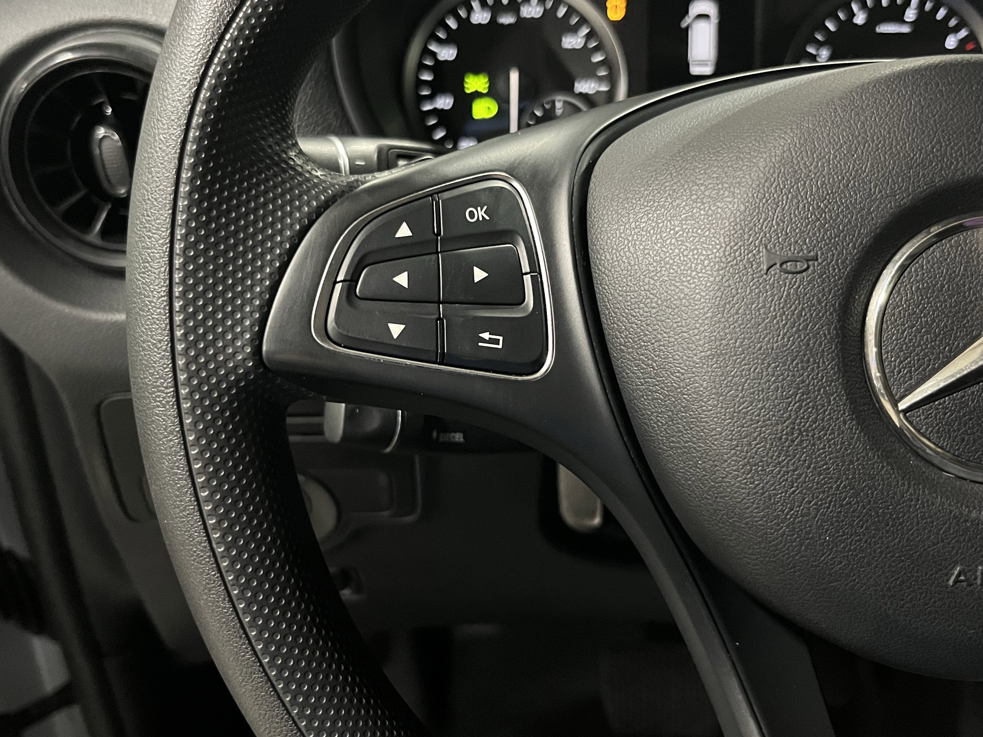 2023 Mercedes-Benz Metris Passenger