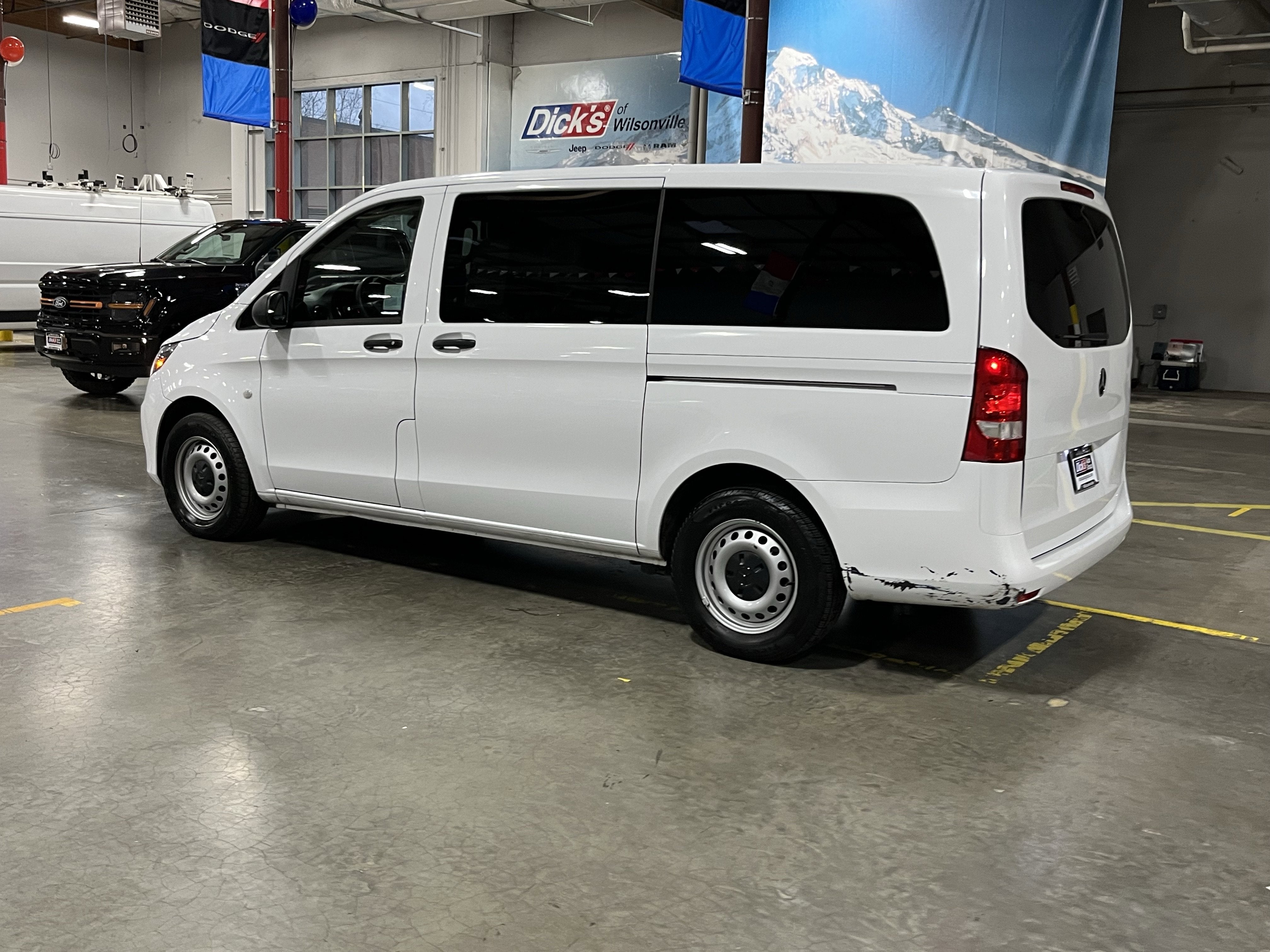 2023 Mercedes-Benz Metris Passenger