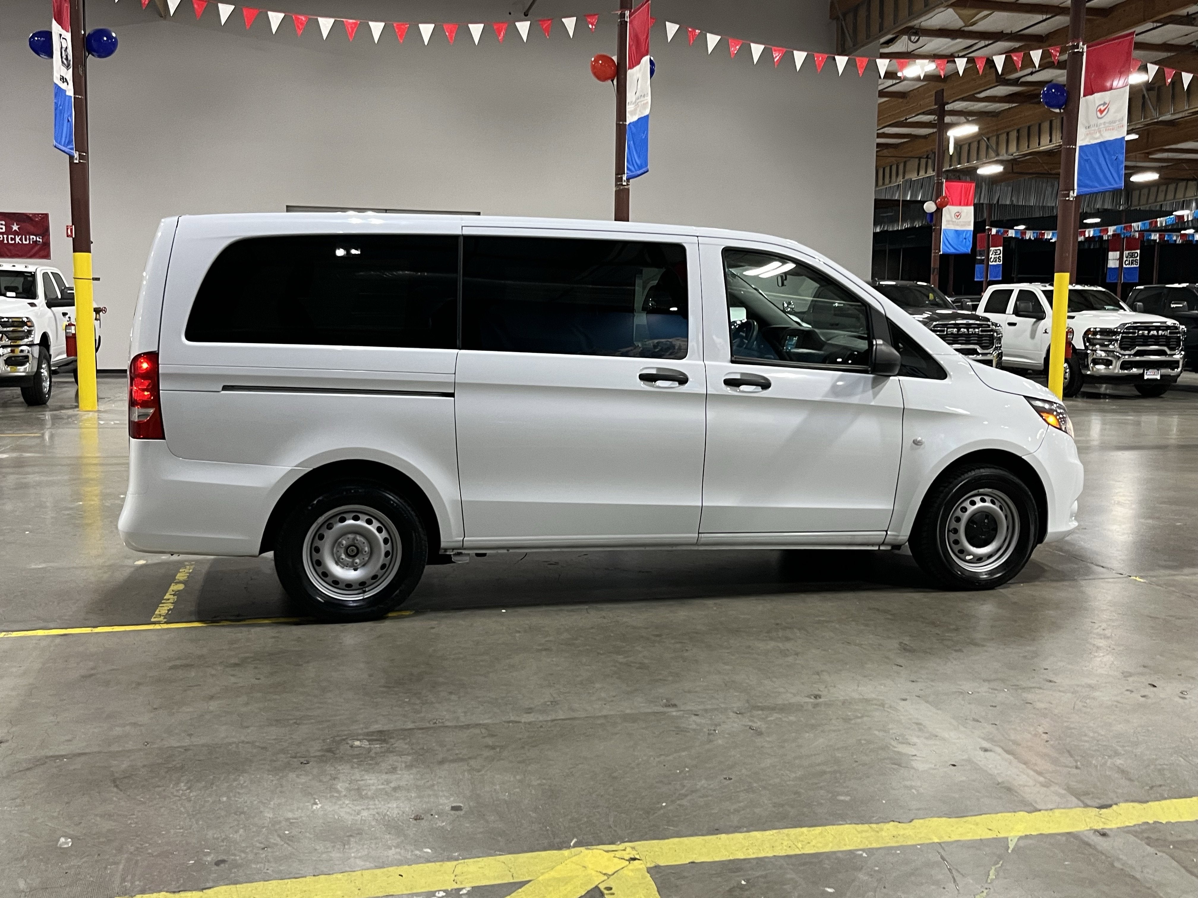 2023 Mercedes-Benz Metris Passenger