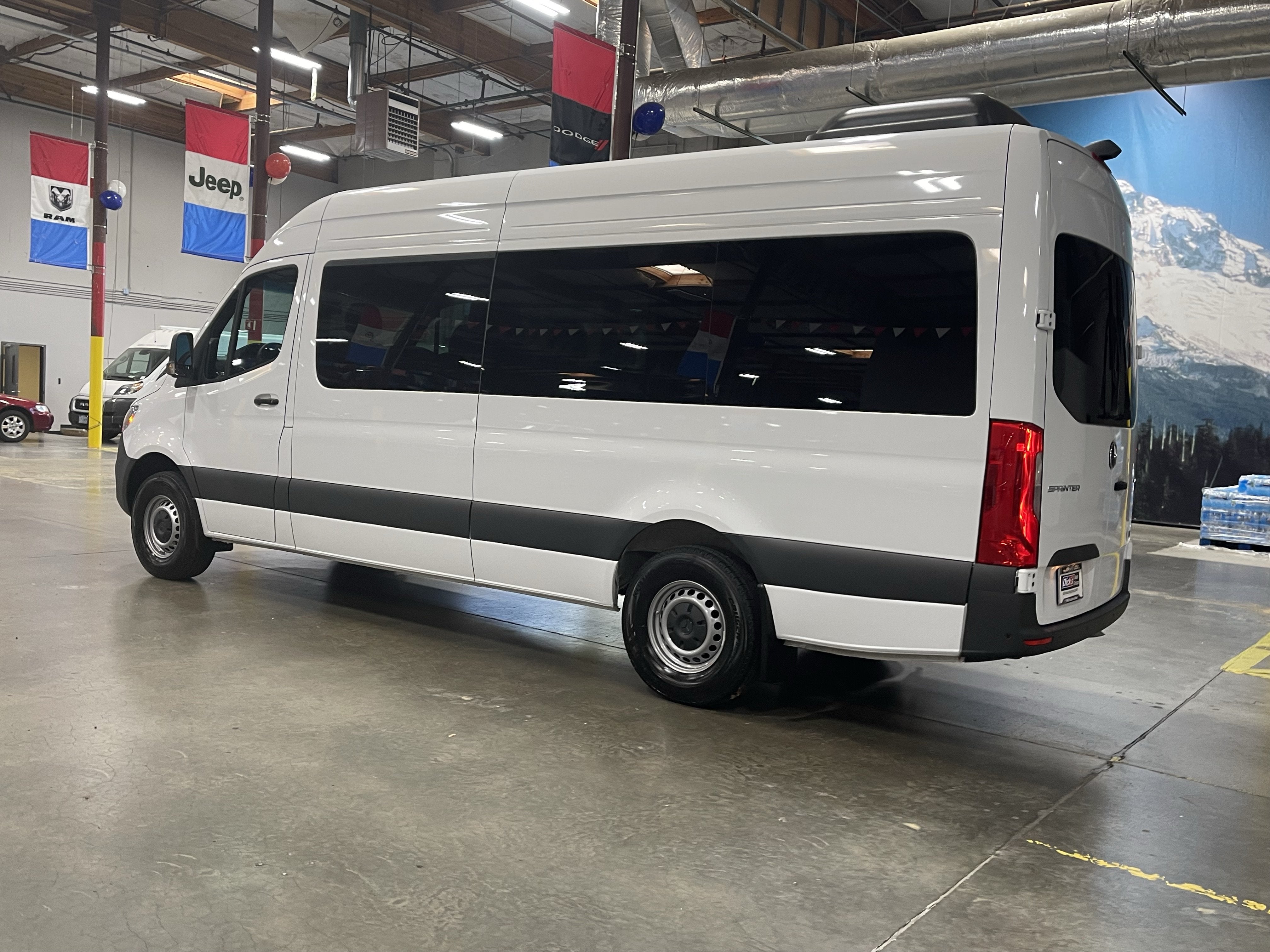 2024 Mercedes-Benz Sprinter 2500 Passenger 170 WB