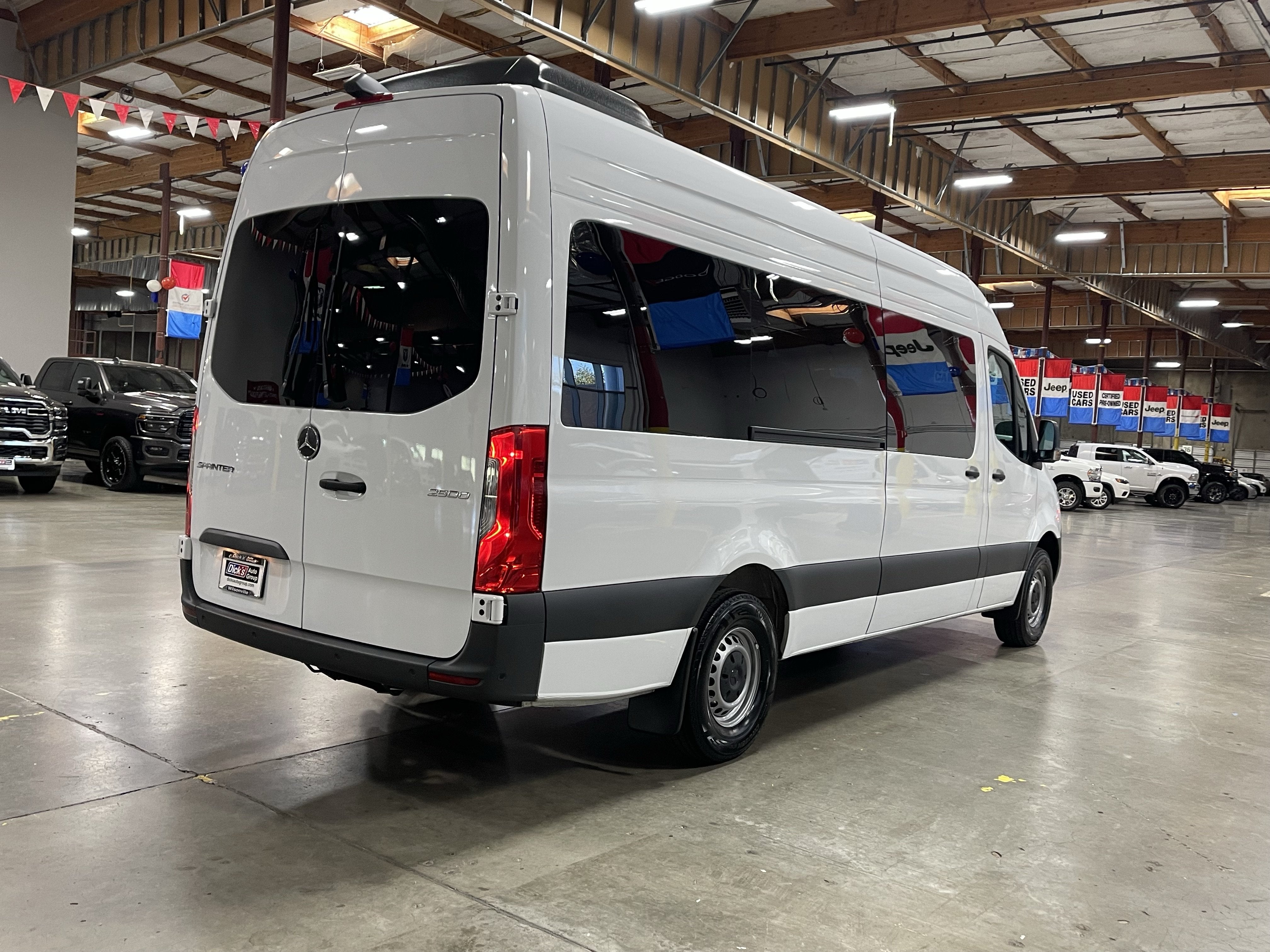 2024 Mercedes-Benz Sprinter 2500 Passenger 170 WB
