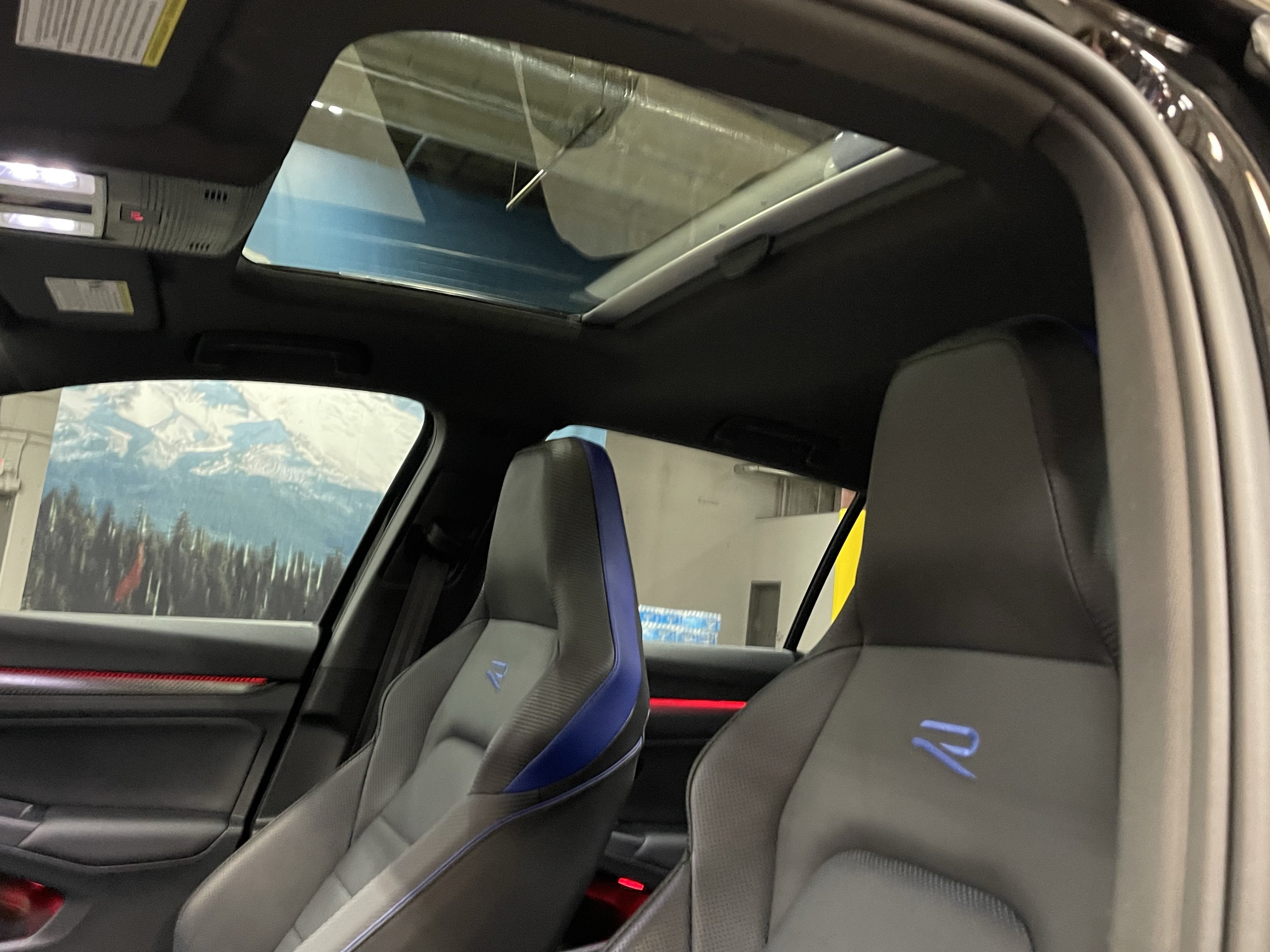 2024 Volkswagen Golf R 2.0T