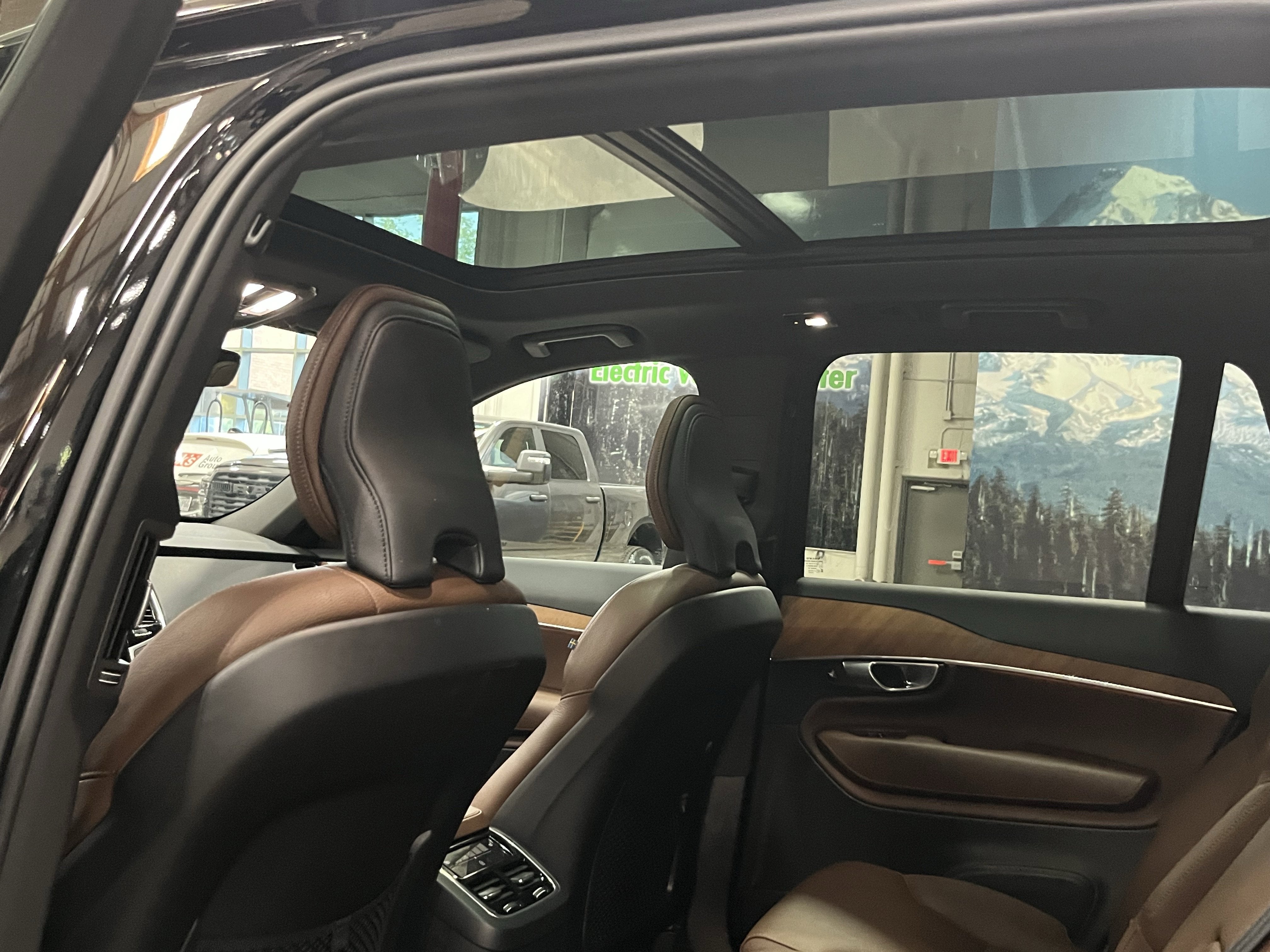 2024 Volvo XC90 B6 Plus Bright Theme