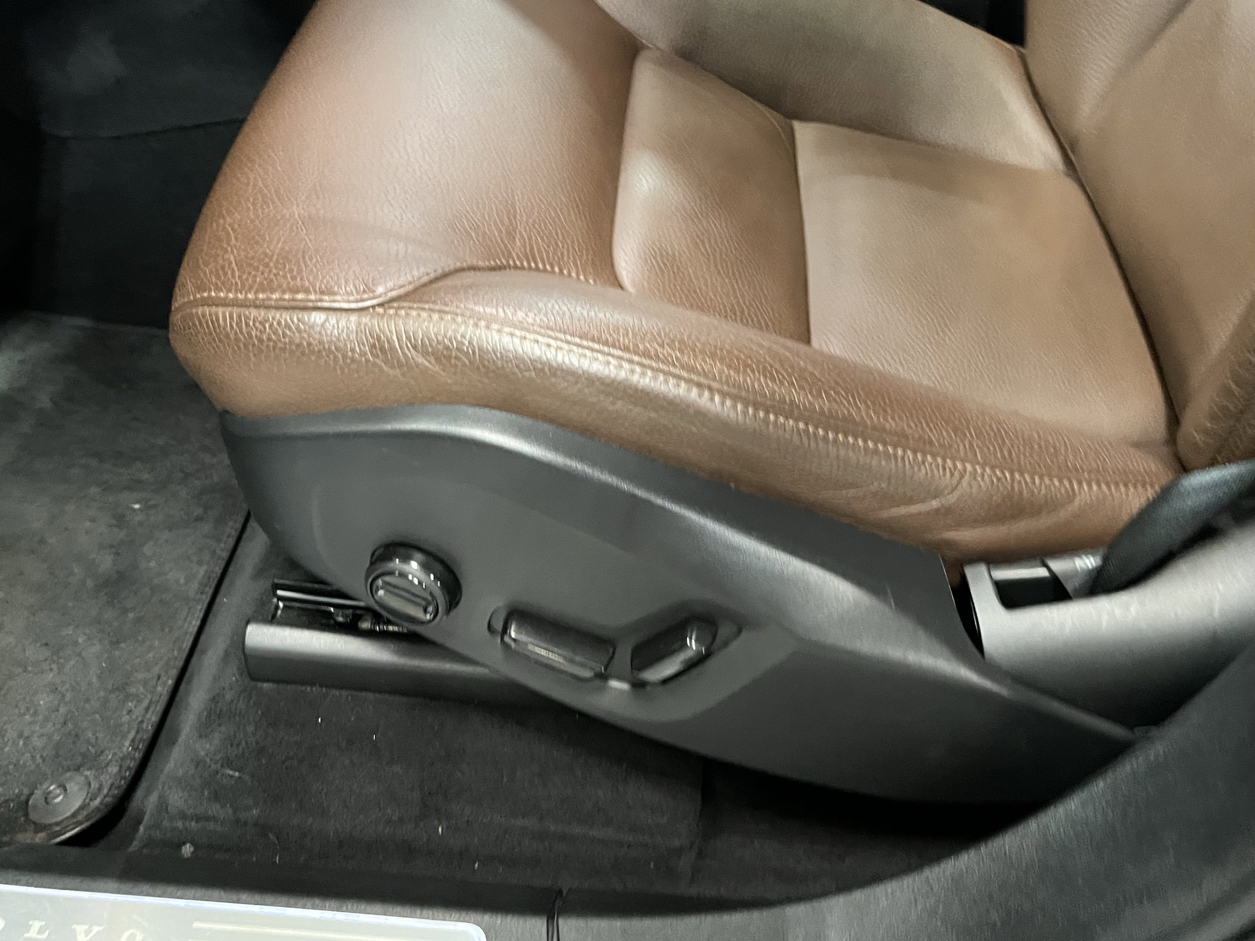 2024 Volvo XC90 B6 Plus Bright Theme