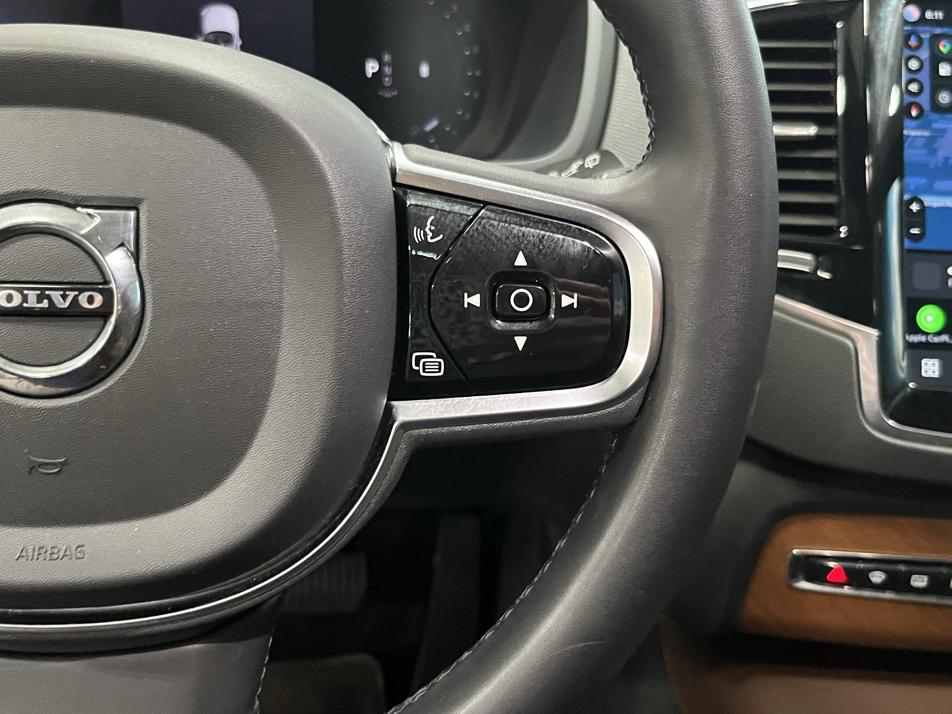 2024 Volvo XC90 B6 Plus Bright Theme