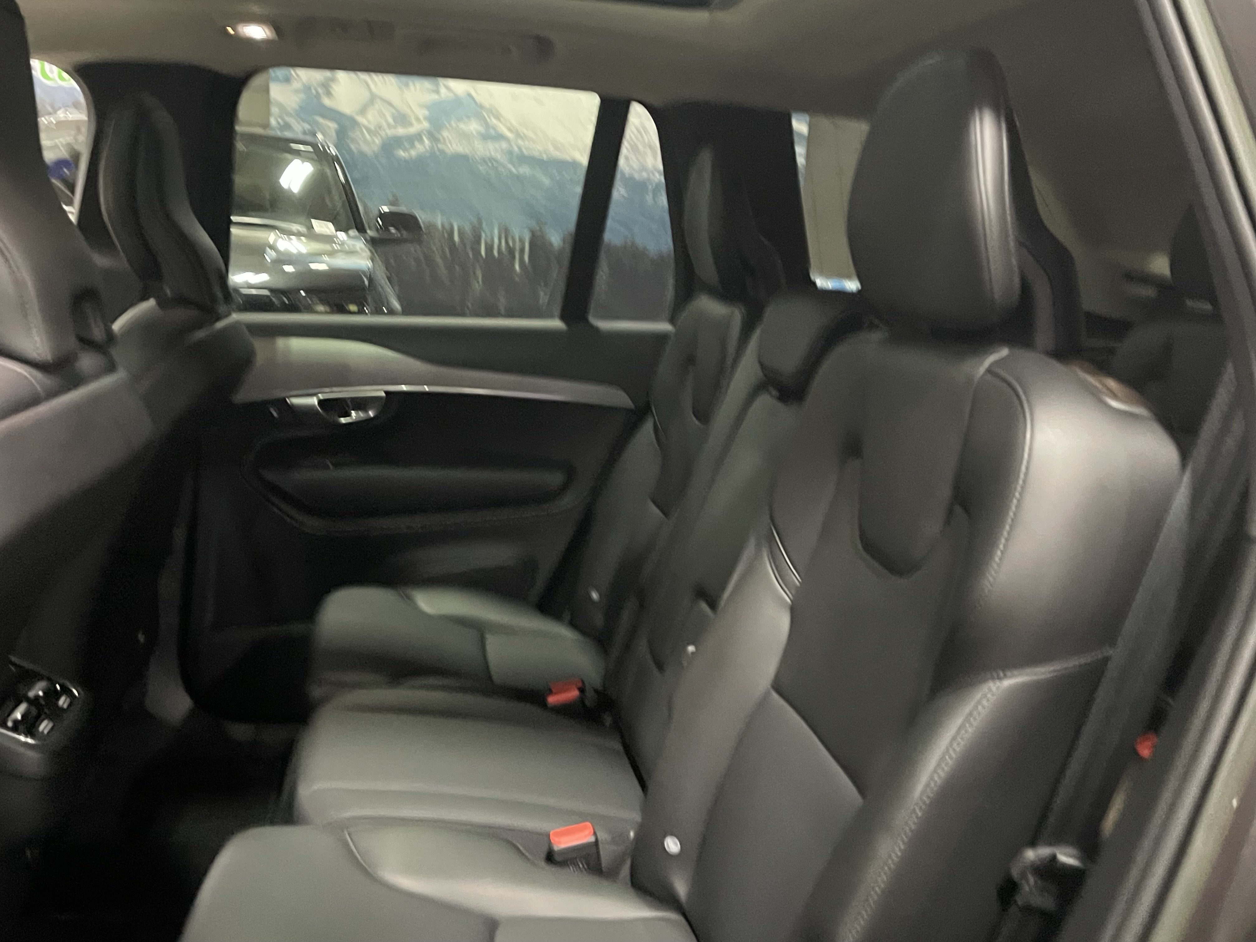 2023 Volvo XC90 B5 Core
